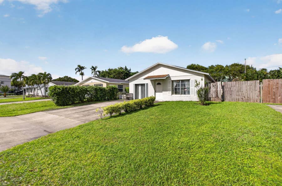 Property photo for 1225 CHEROKEE Street, Jupiter, FL