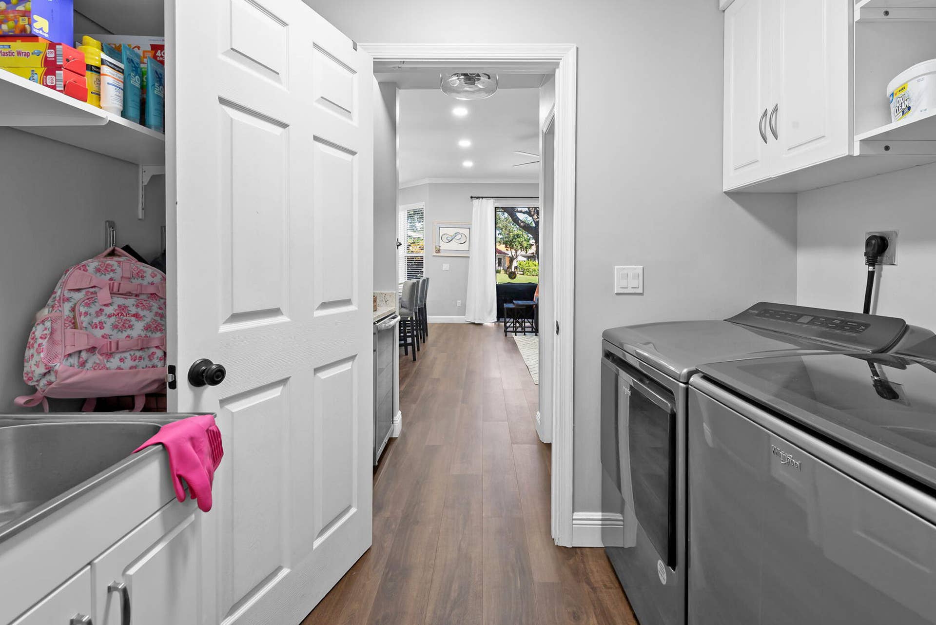 Laundry room with wash sink