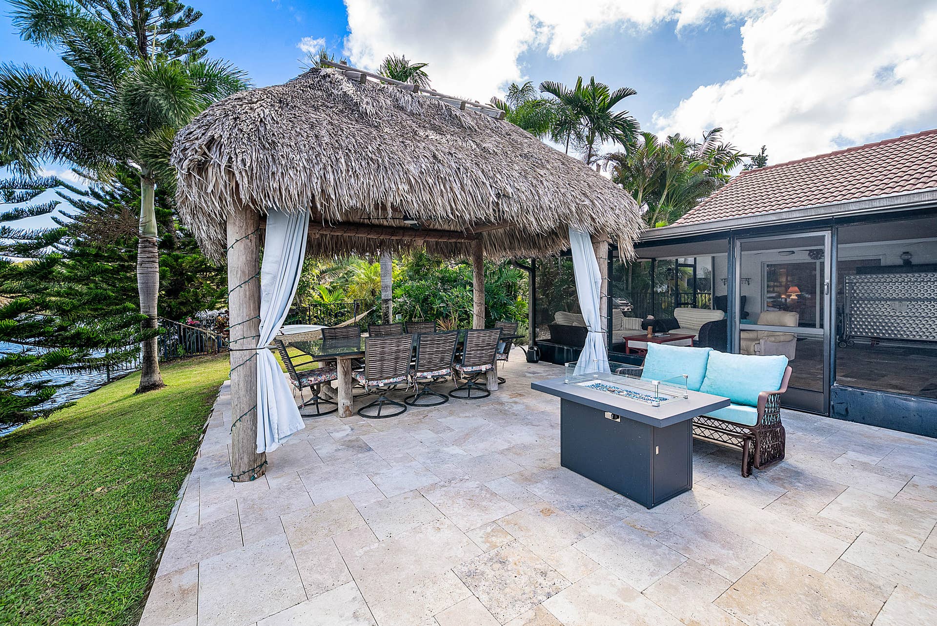 9 Aspen Court, Boynton Beach, FL 33436 Tiki Patio