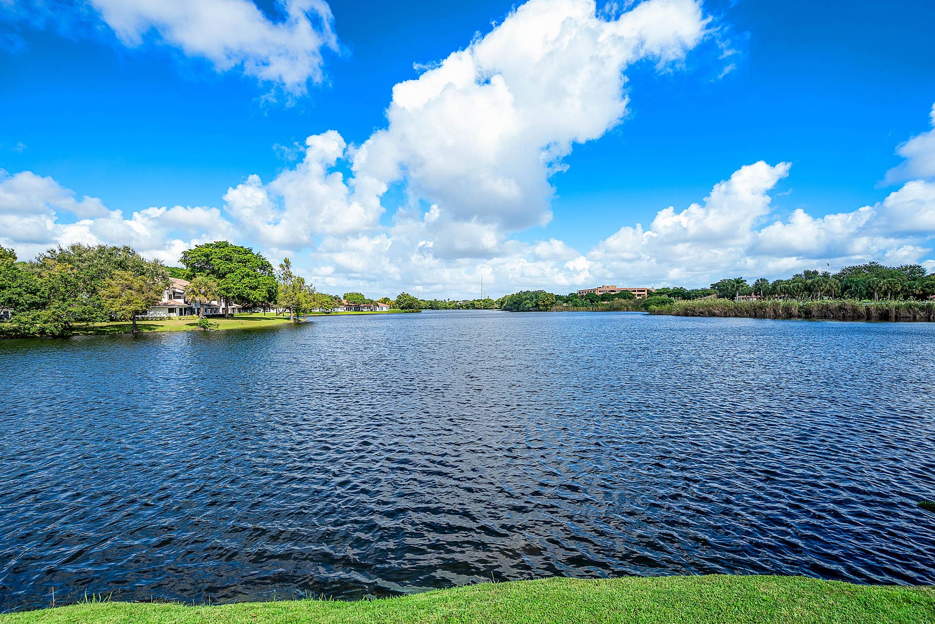 9 Aspen Court, Boynton Beach, FL 33436 Lake views