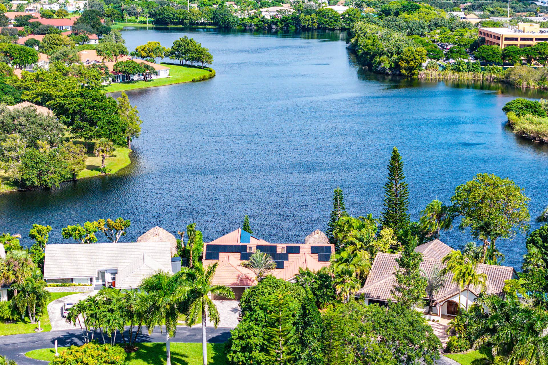 9 Aspen Court, Boynton Beach, FL 33436 Long Lake Views