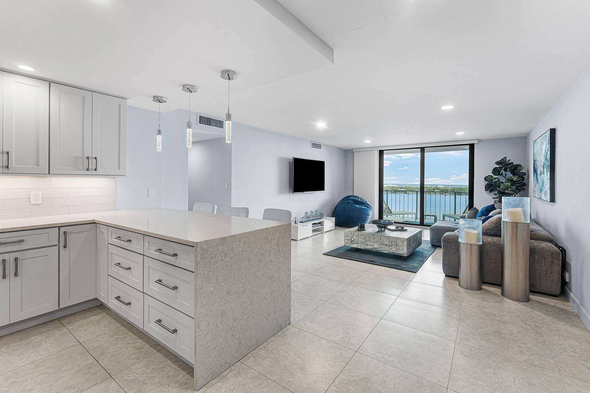 1200 Marine Way, #902, North Palm Beach, FL 33408 3