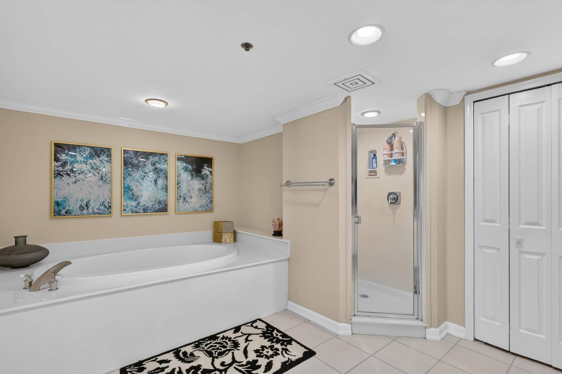 4000 N HIGHWAY A1A, #301, Fort Pierce, FL 34949 PRIMARY BATH