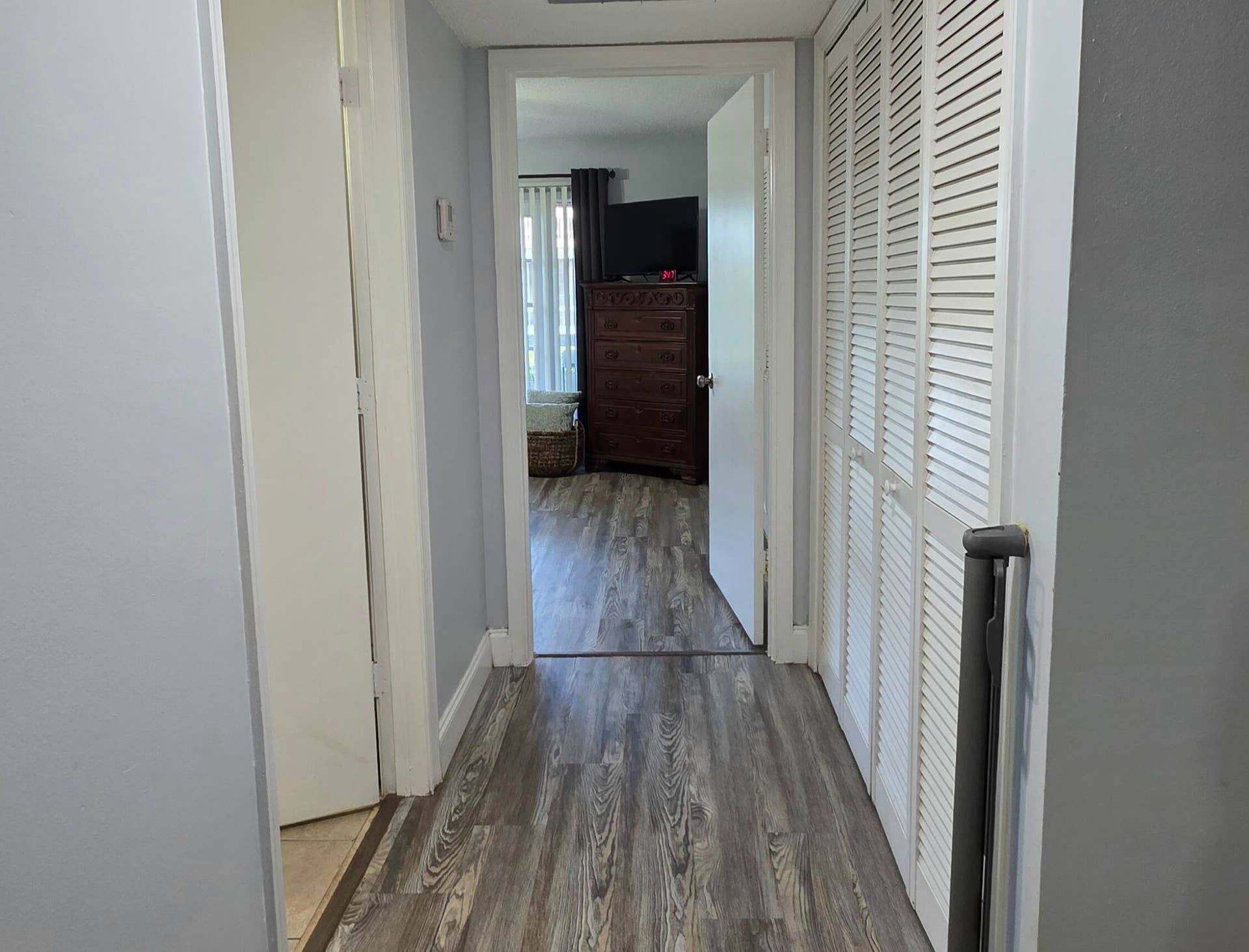7556 STIRLING Road, #118, Davie, FL 33024 Hallway