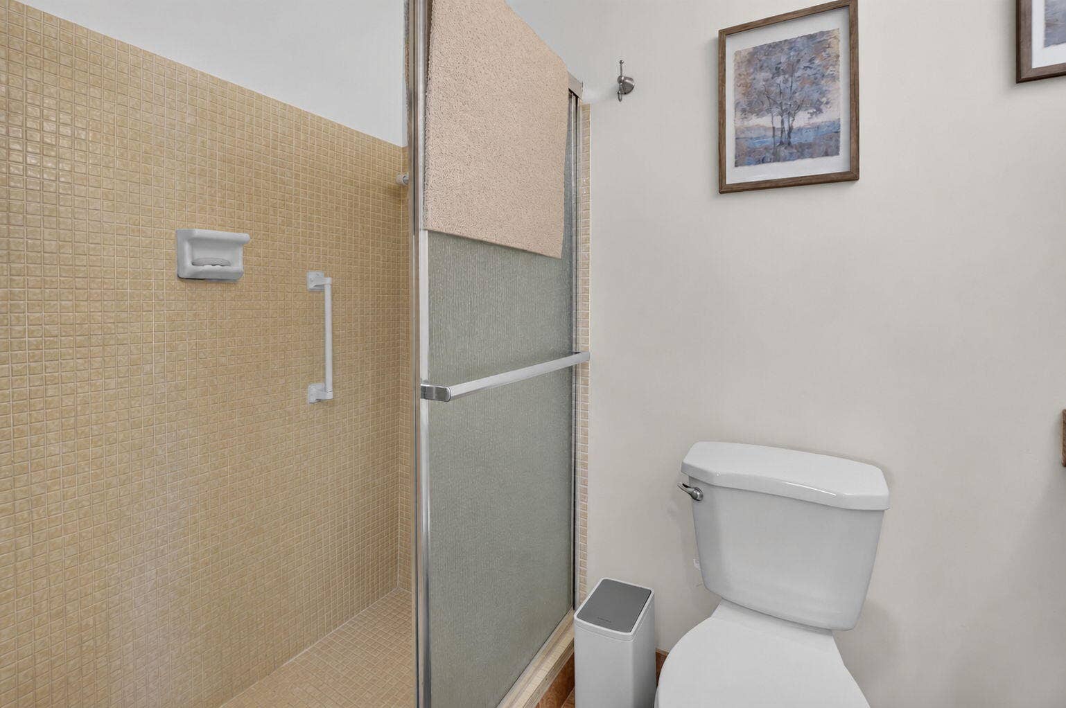 BATHROOM 2