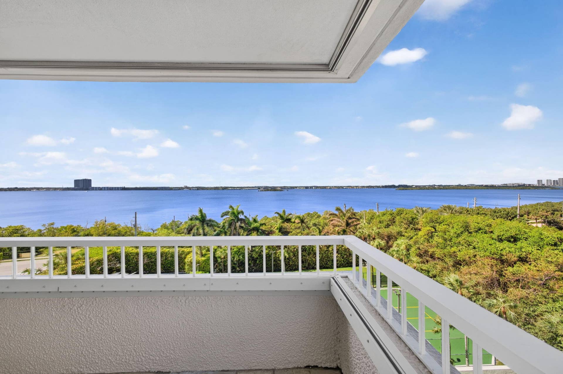 View to Intracoastal and sunsets!