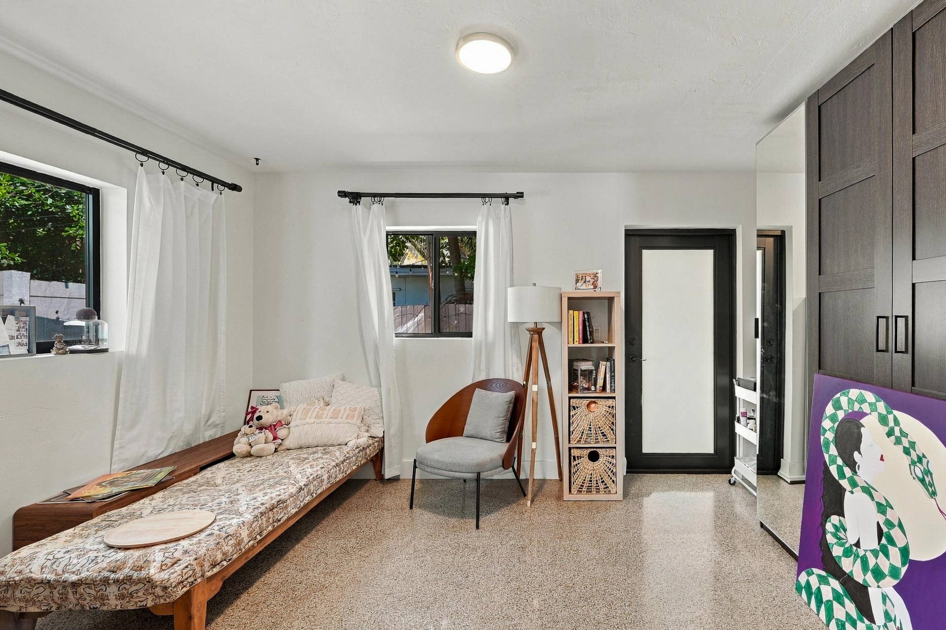 501 NW 25TH Street, #A, Wilton Manors, FL 33311 06_sitting room