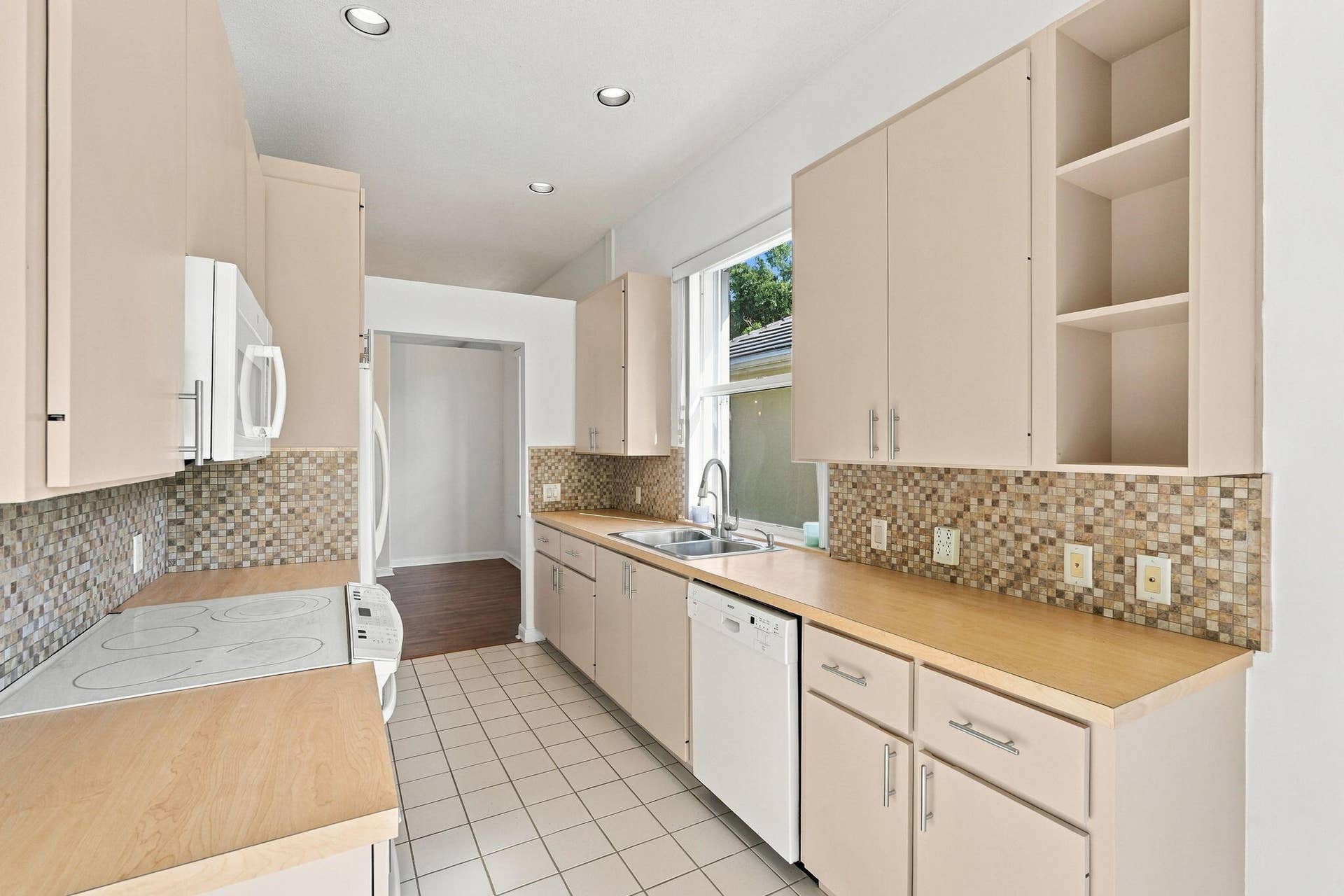 7492 SE MARSH FERN Lane, Hobe Sound, FL 33455 19-web-or-mls-7492_SE_Marsh_Fern_Lane_03