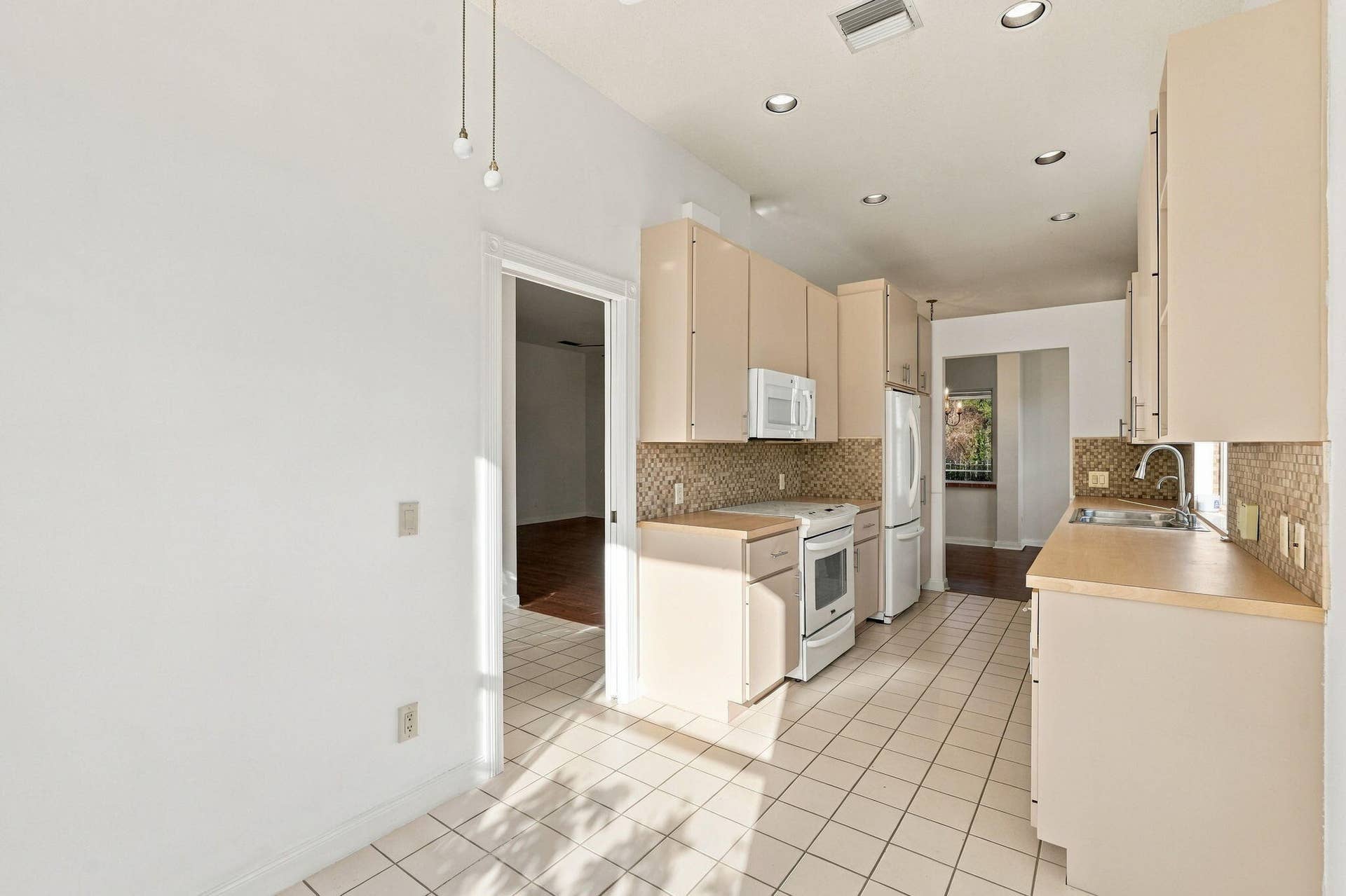 7492 SE MARSH FERN Lane, Hobe Sound, FL 33455 17-web-or-mls-7492_SE_Marsh_Fern_Lane_03