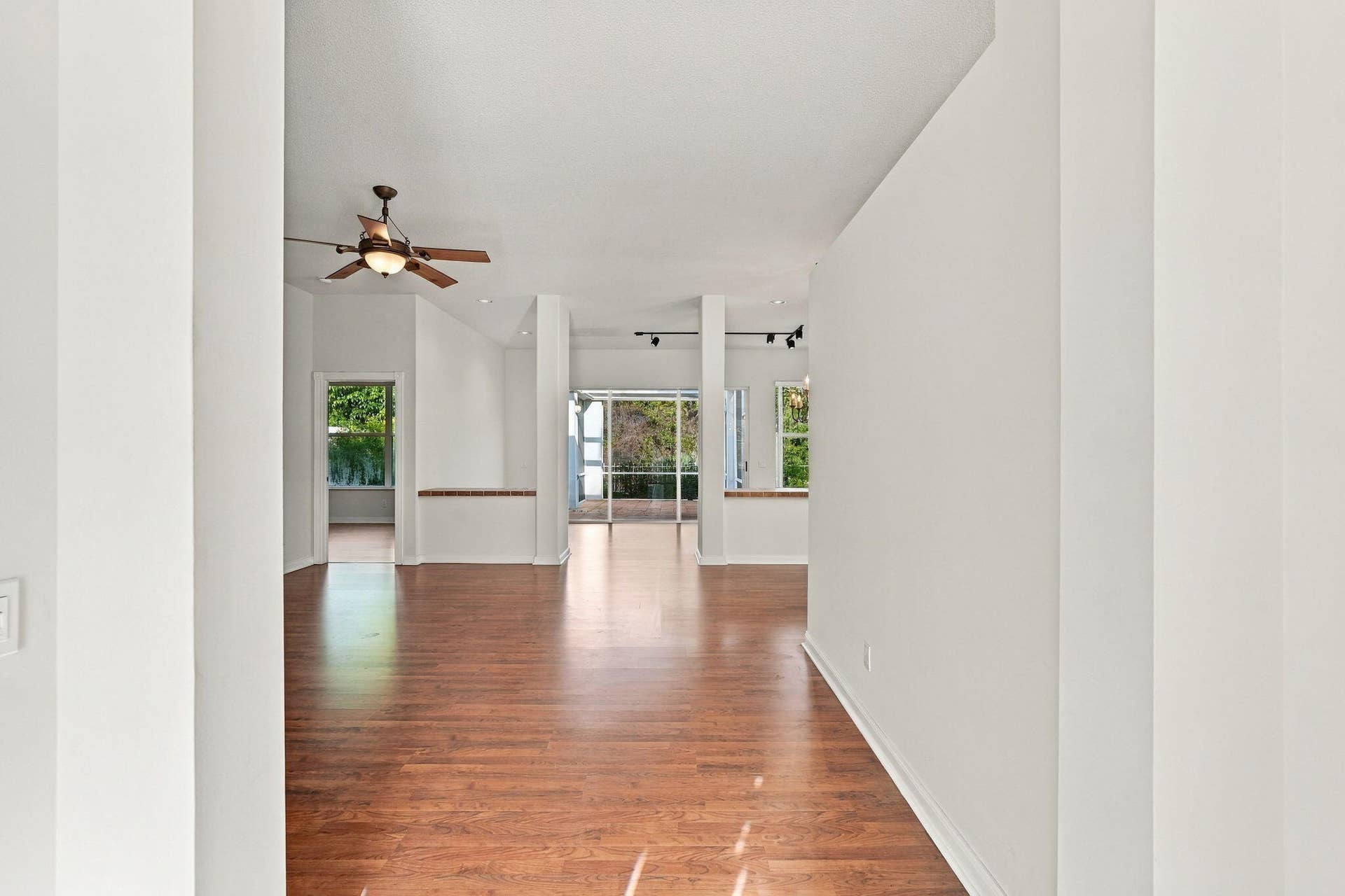 7492 SE MARSH FERN Lane, Hobe Sound, FL 33455 24-web-or-mls-7492_SE_Marsh_Fern_Lane_03