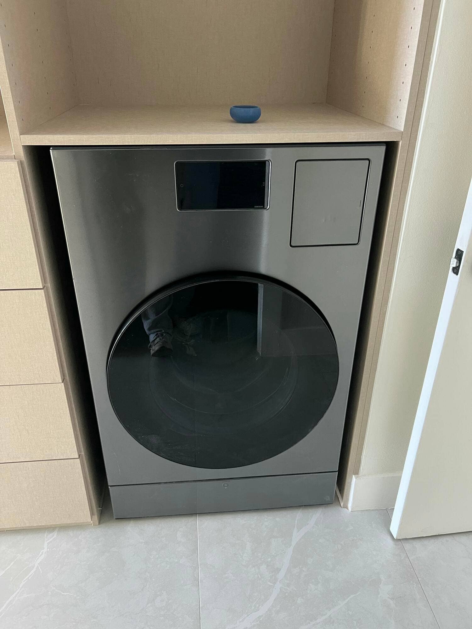 20505 E Country Club Drive, #1133, Aventura, FL 33180 Washer dryer