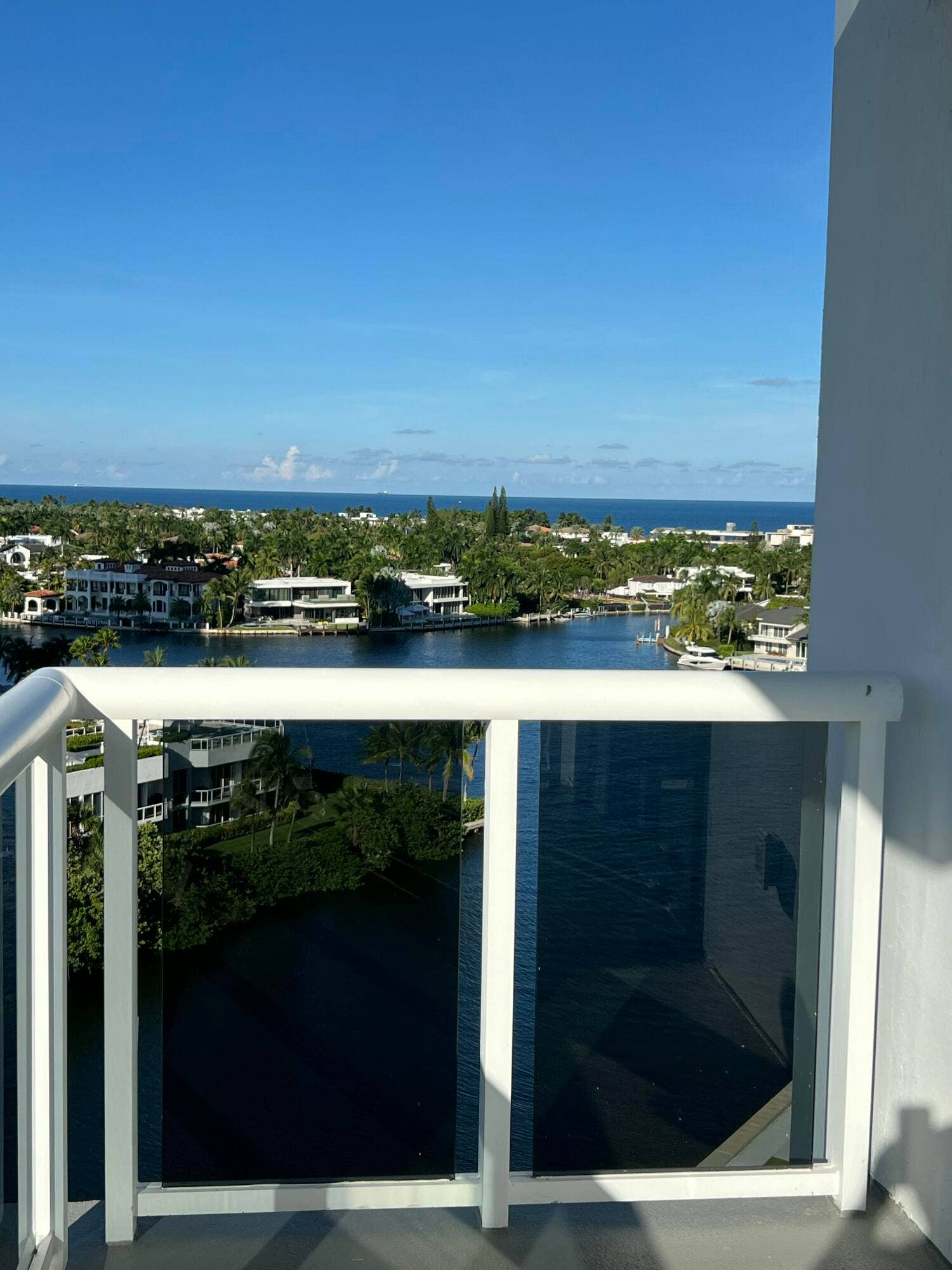 20505 E Country Club Drive, #1133, Aventura, FL 33180 Balcony Master