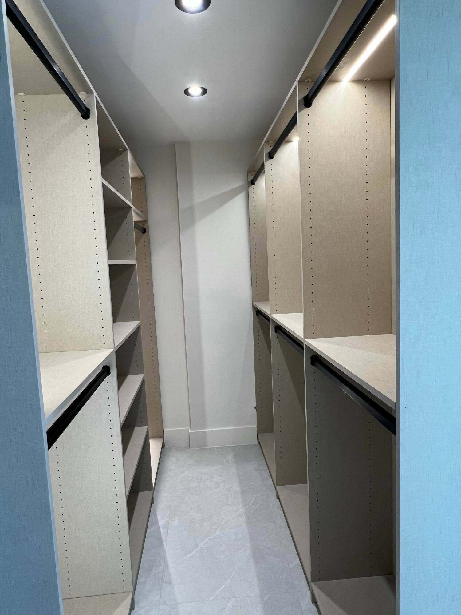 20505 E Country Club Drive, #1133, Aventura, FL 33180 Walk in closet