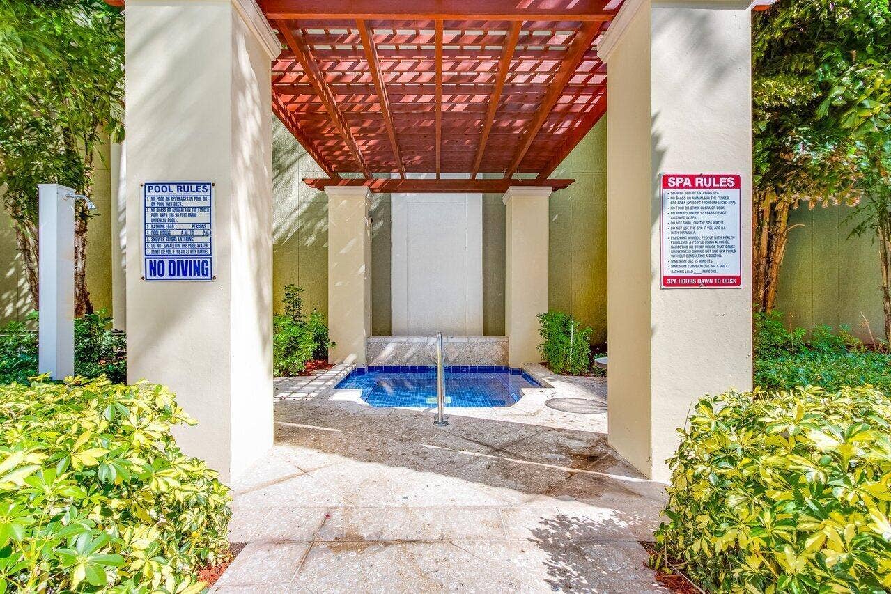 806 E WINDWARD Way, #301, Lantana, Lantana, FL 33462 038-806EastWindwardWay-Lantana-FL-33462-