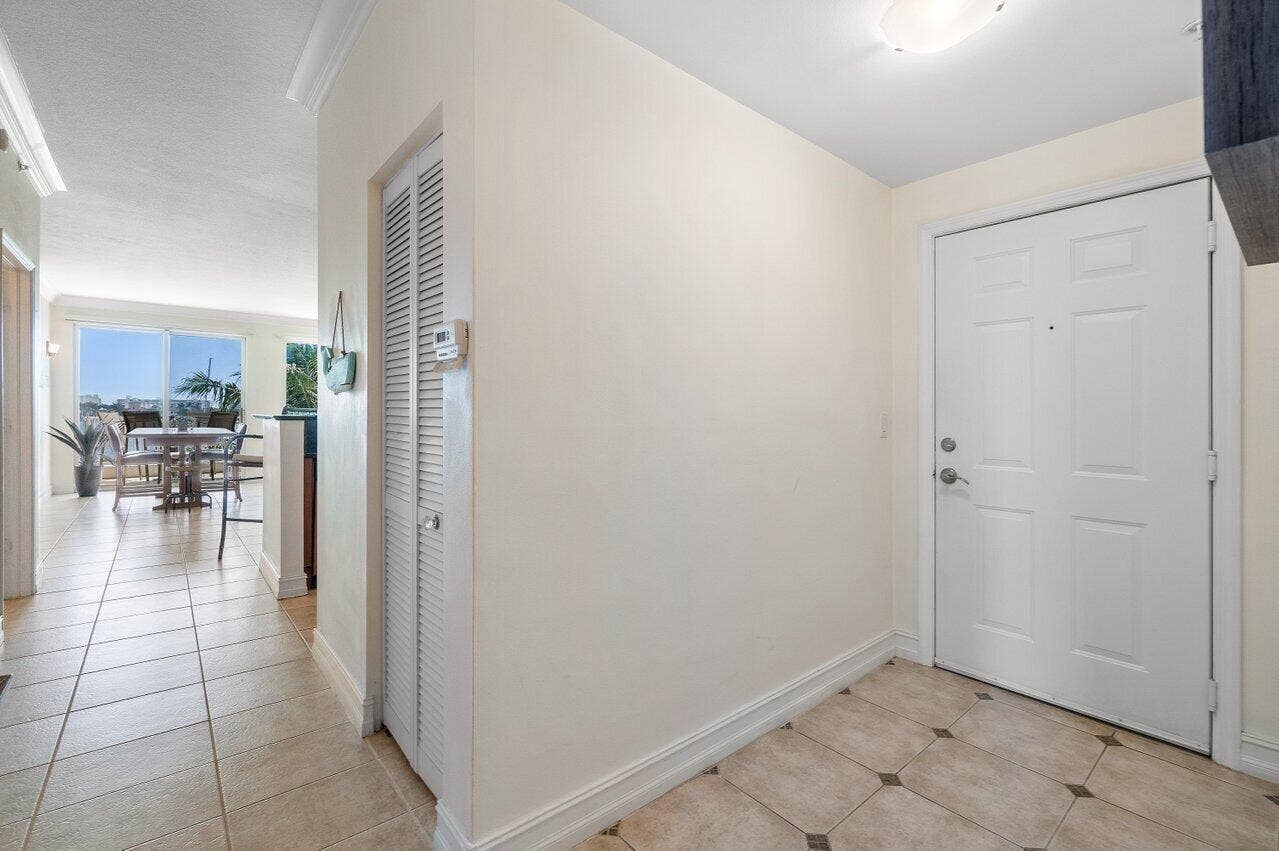 806 E WINDWARD Way, #301, Lantana, Lantana, FL 33462 006-806EastWindwardWay-Lantana-FL-33462-