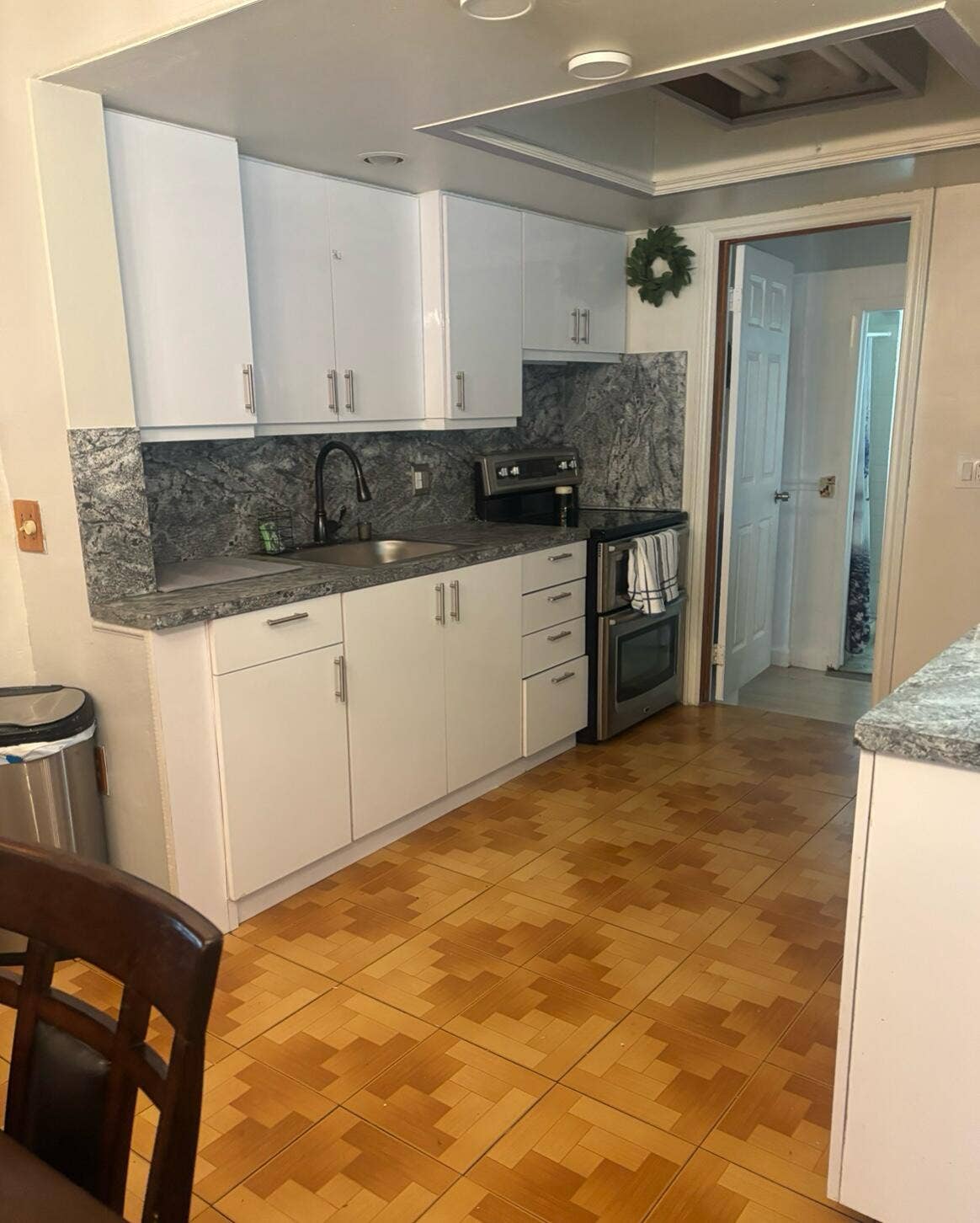 MAIN KITCHEN