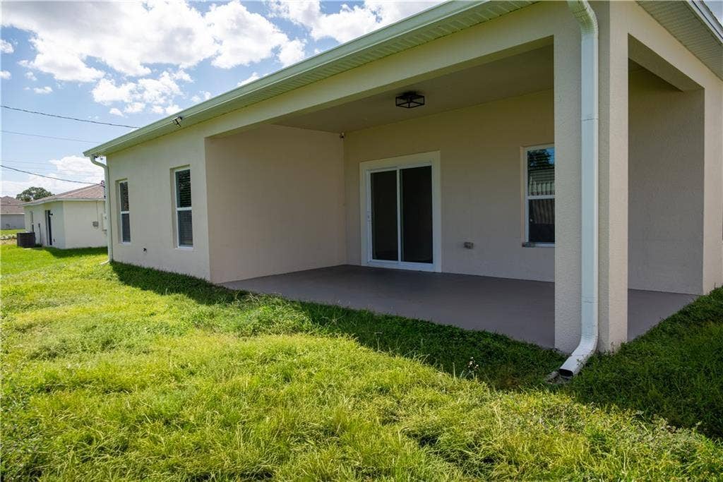 8336 100TH Avenue, Vero Beach, FL 32967 4