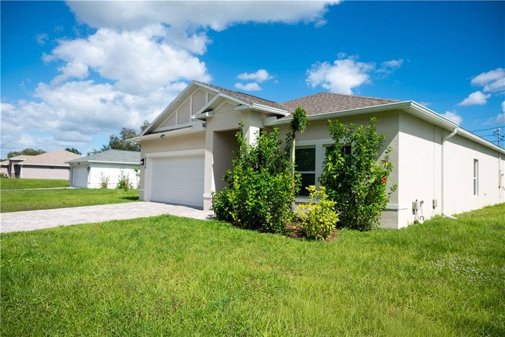 8336 100TH Avenue, Vero Beach, FL 32967 2