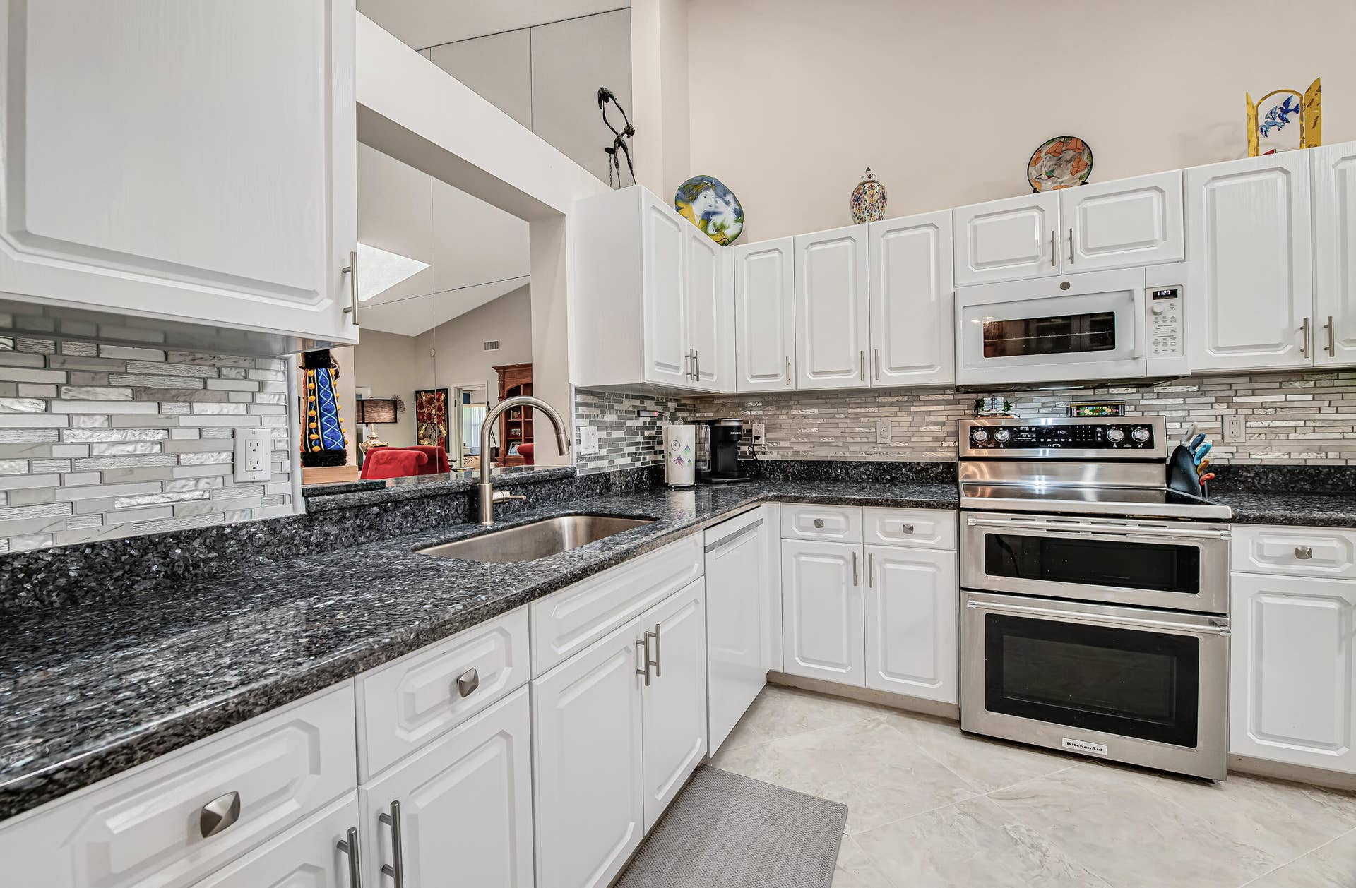 7569 Island Breeze Terrace, Boynton Beach, FL 33437 Kitchen