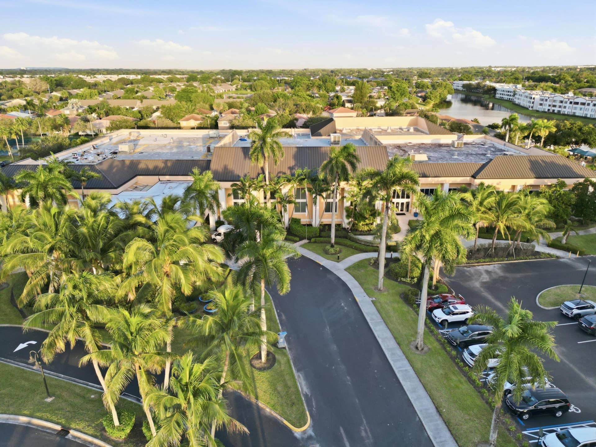 7986 EXETER Boulevard W, #101, Tamarac, FL 33321 Kings Point clubhouse