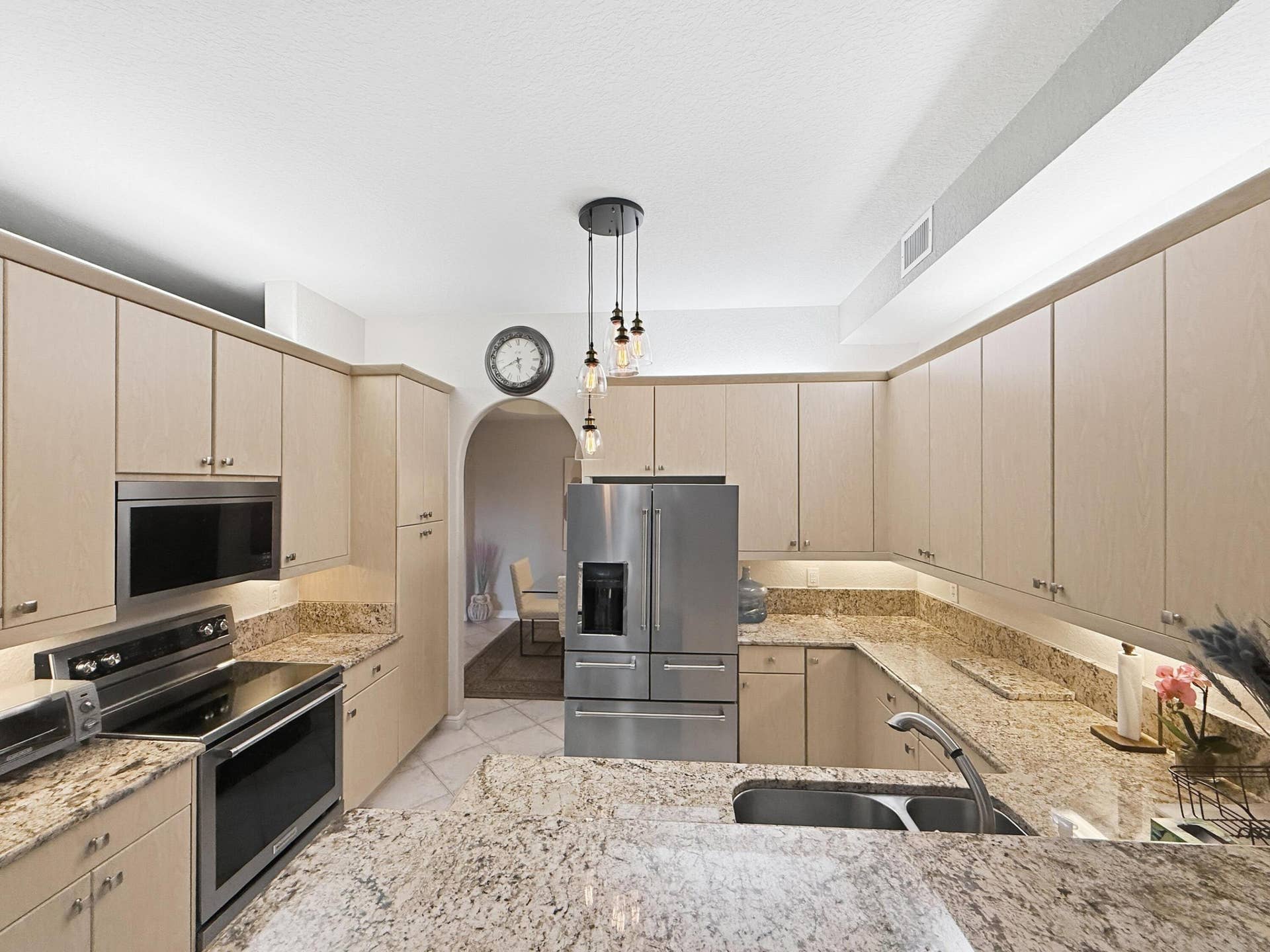 7986 EXETER Boulevard W, #101, Tamarac, FL 33321 Kitchen