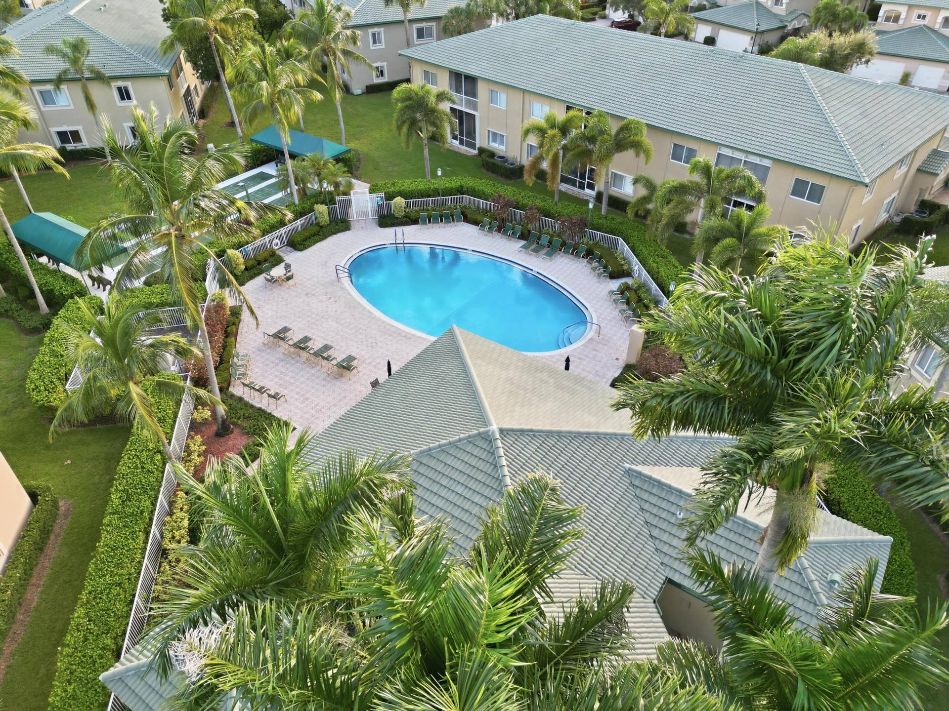 7986 EXETER Boulevard W, #101, Tamarac, FL 33321 Exeter pool