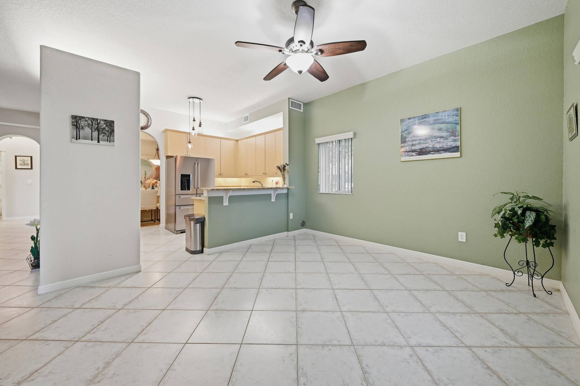 7986 EXETER Boulevard W, #101, Tamarac, FL 33321 Kitchen dining