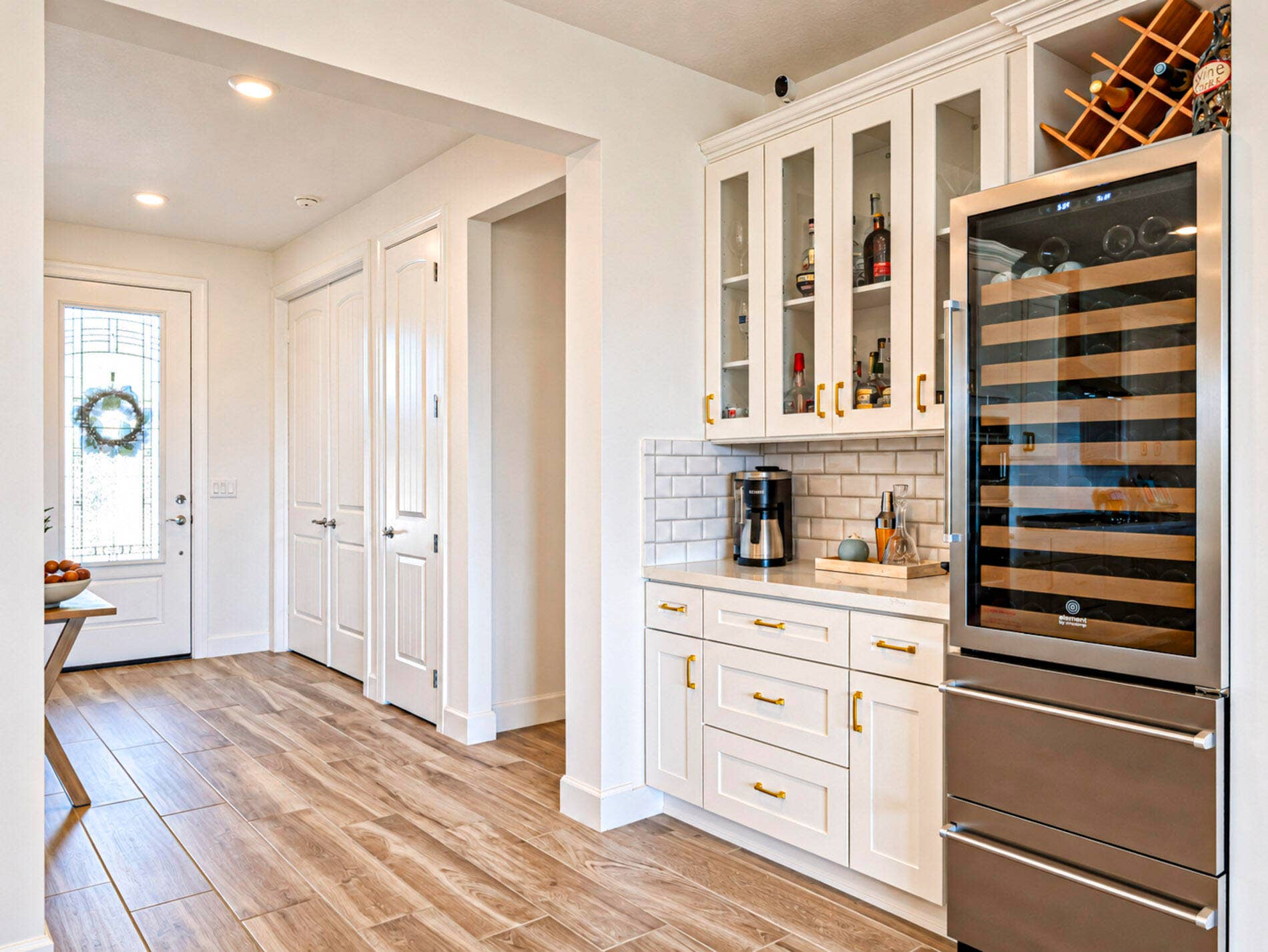 13580 SW GINGERLINE Drive, Port St Lucie, FL 34987 custom wine and coffee bar with beverage drawers