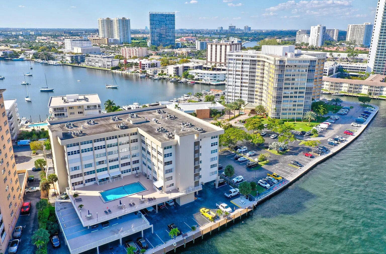 111 Golden Isles Drive, #D2, Hallandale Beach, FL 33009 111GoldenIslesDr_74046_1