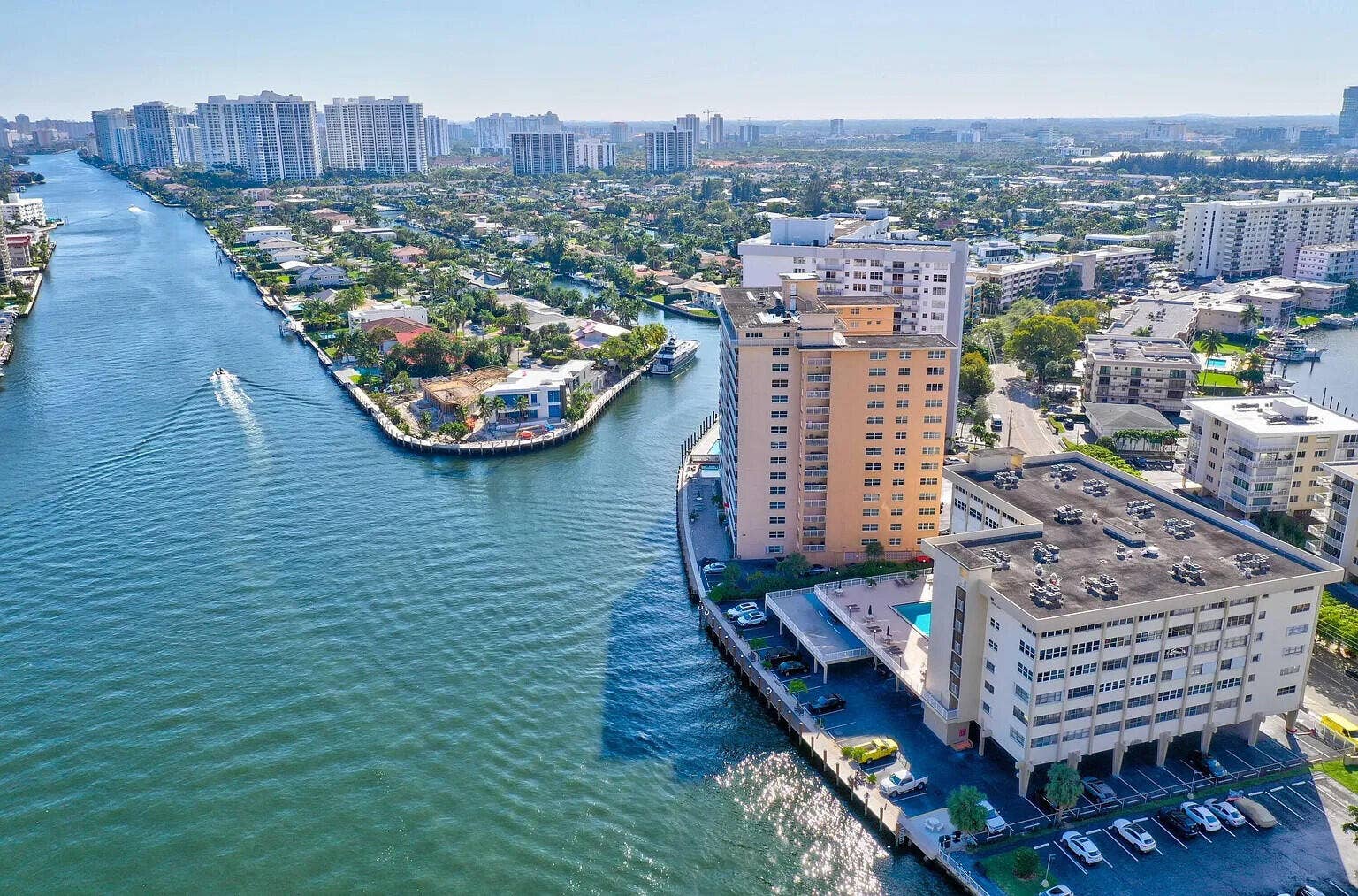 111 Golden Isles Drive, #D2, Hallandale Beach, FL 33009 111GoldenIslesDr_74046_2