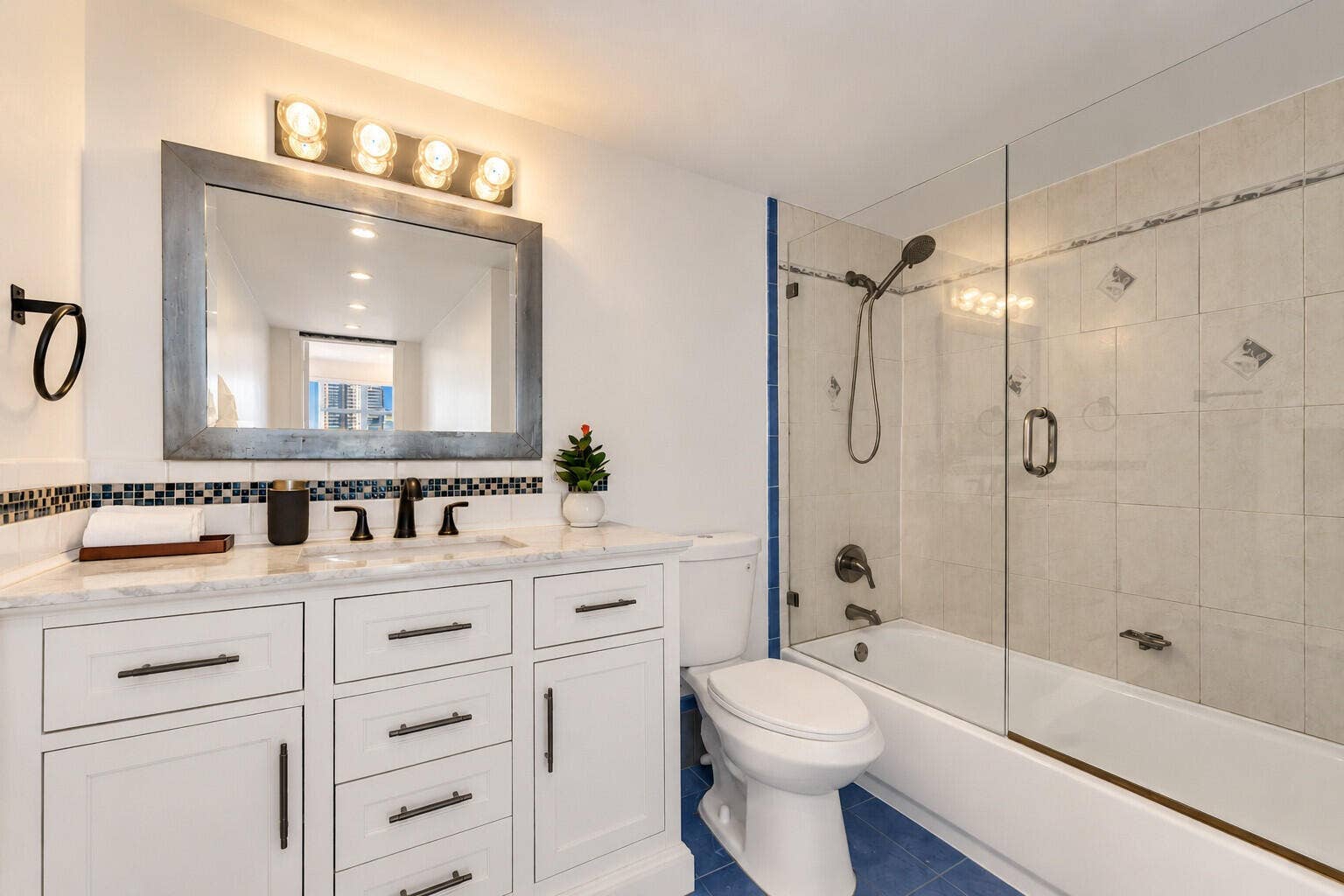 111 Golden Isles Drive, #D2, Hallandale Beach, FL 33009 111GoldenIslesDr_74046_18