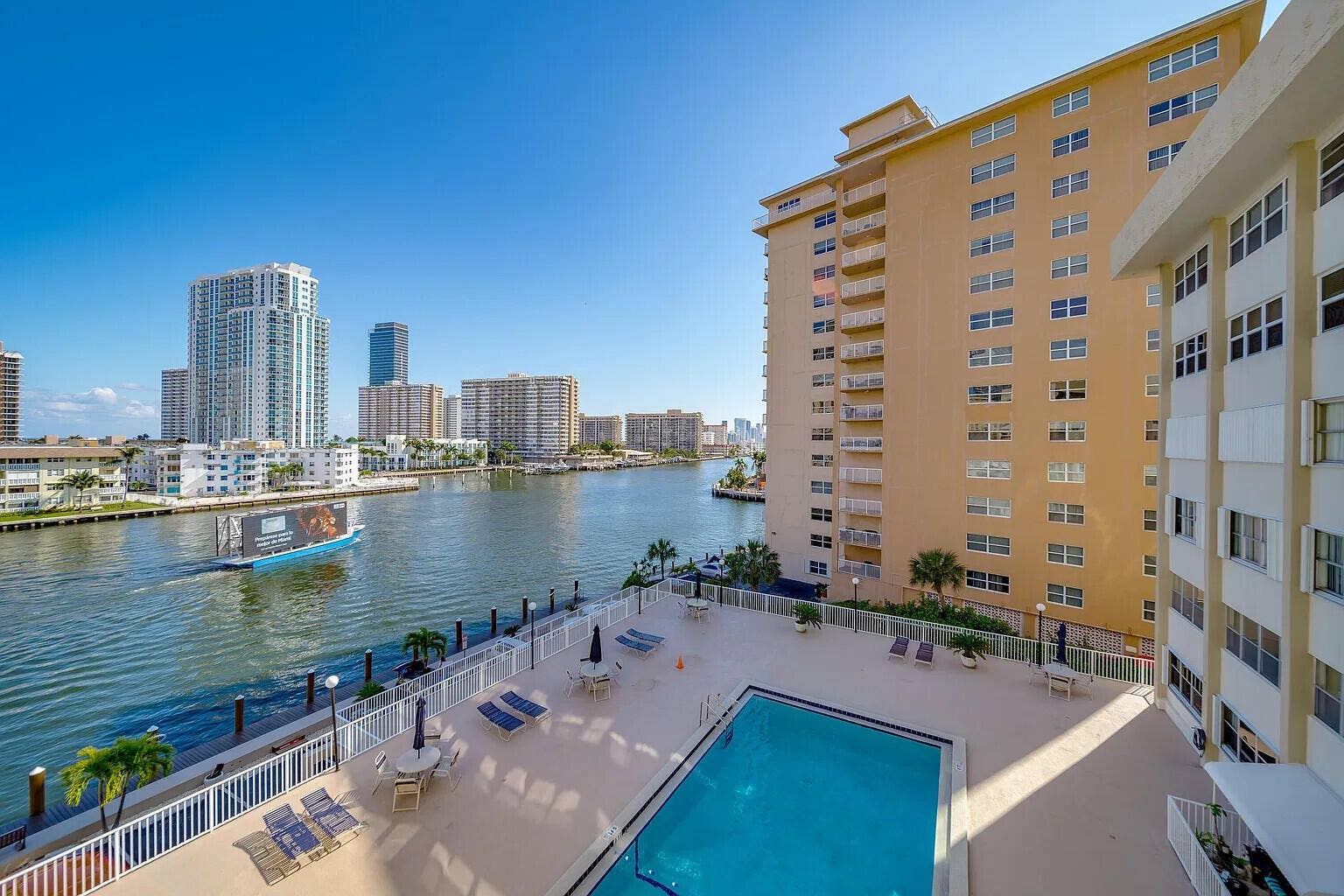 111 Golden Isles Drive, #D2, Hallandale Beach, FL 33009 111GoldenIslesDr_74046_23