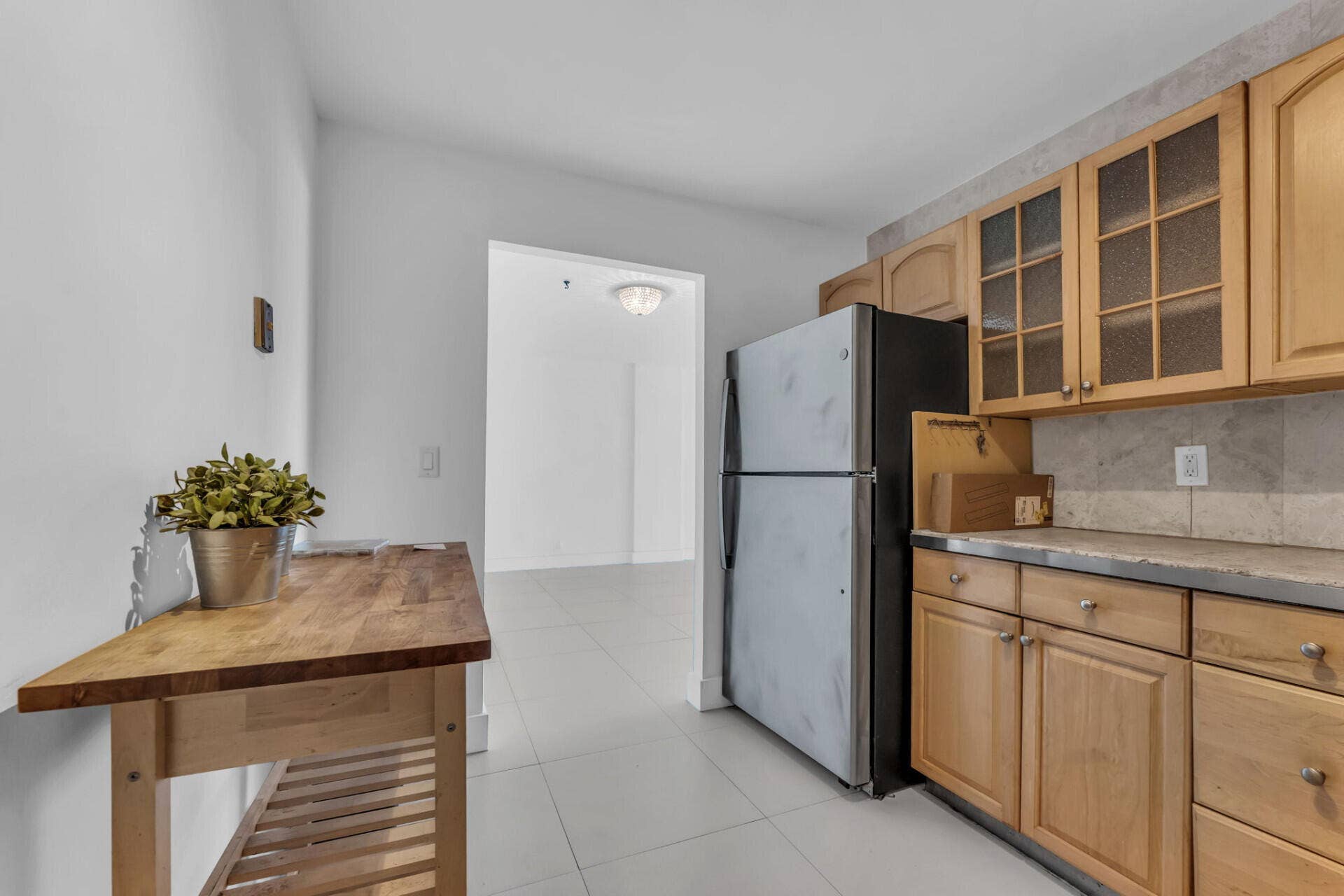 111 Golden Isles Drive, #D2, Hallandale Beach, FL 33009 111GoldenIslesDr_74046_11