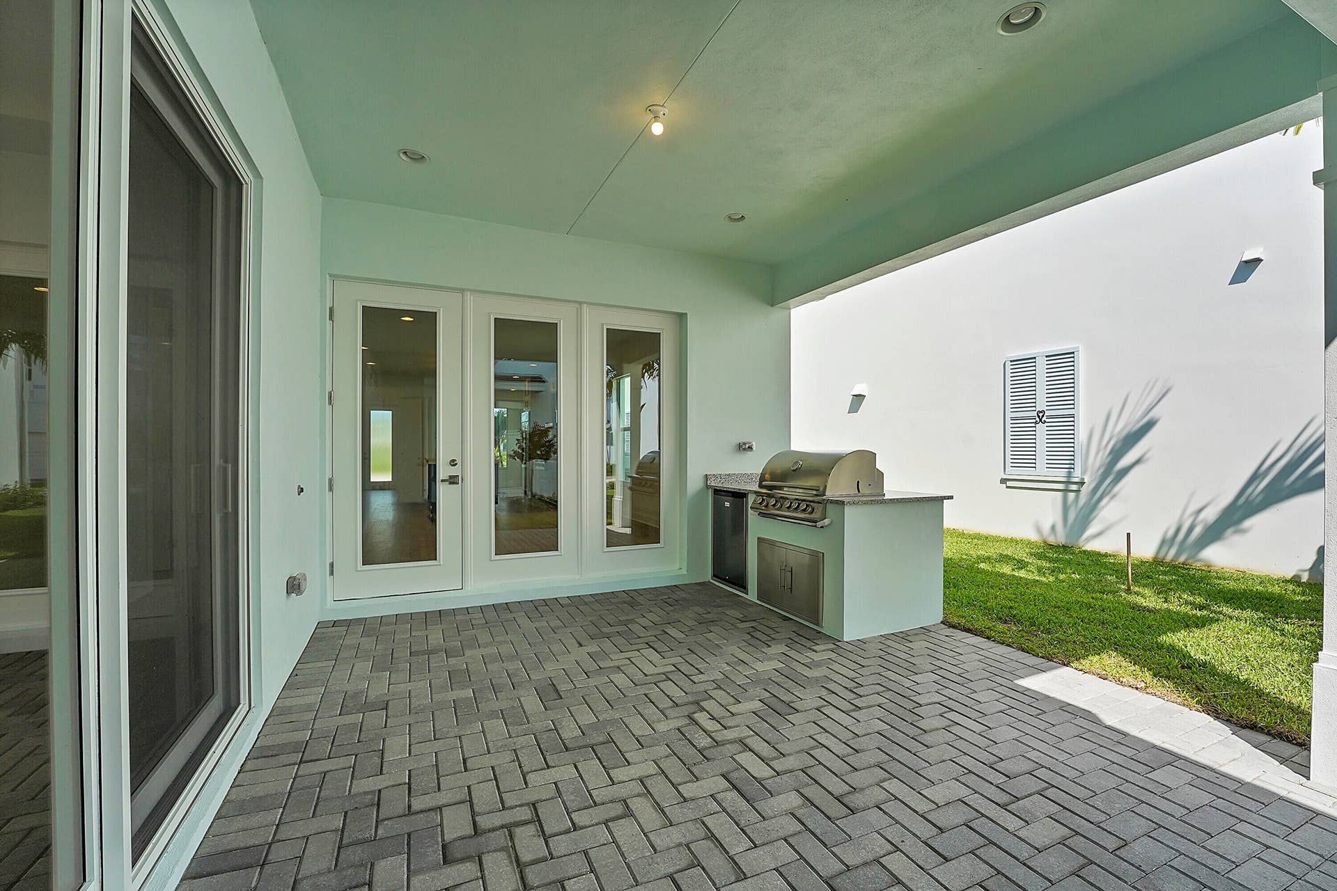 13496 BERNOULLI Way, Palm Beach Gardens, FL 33418 Summer kitchen