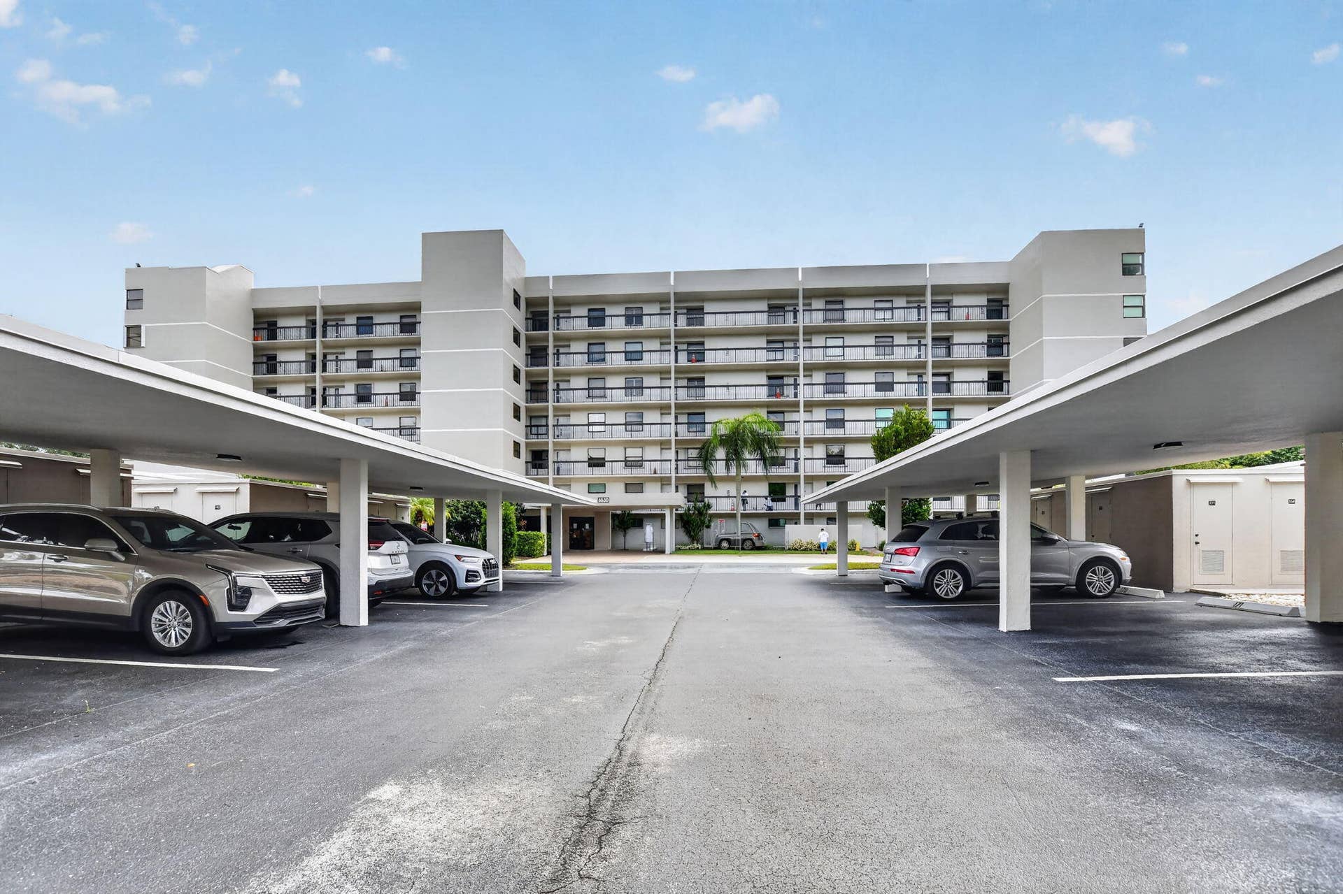6530 Boca Del Mar Drive, Boca Raton, FL 33433 covered parking