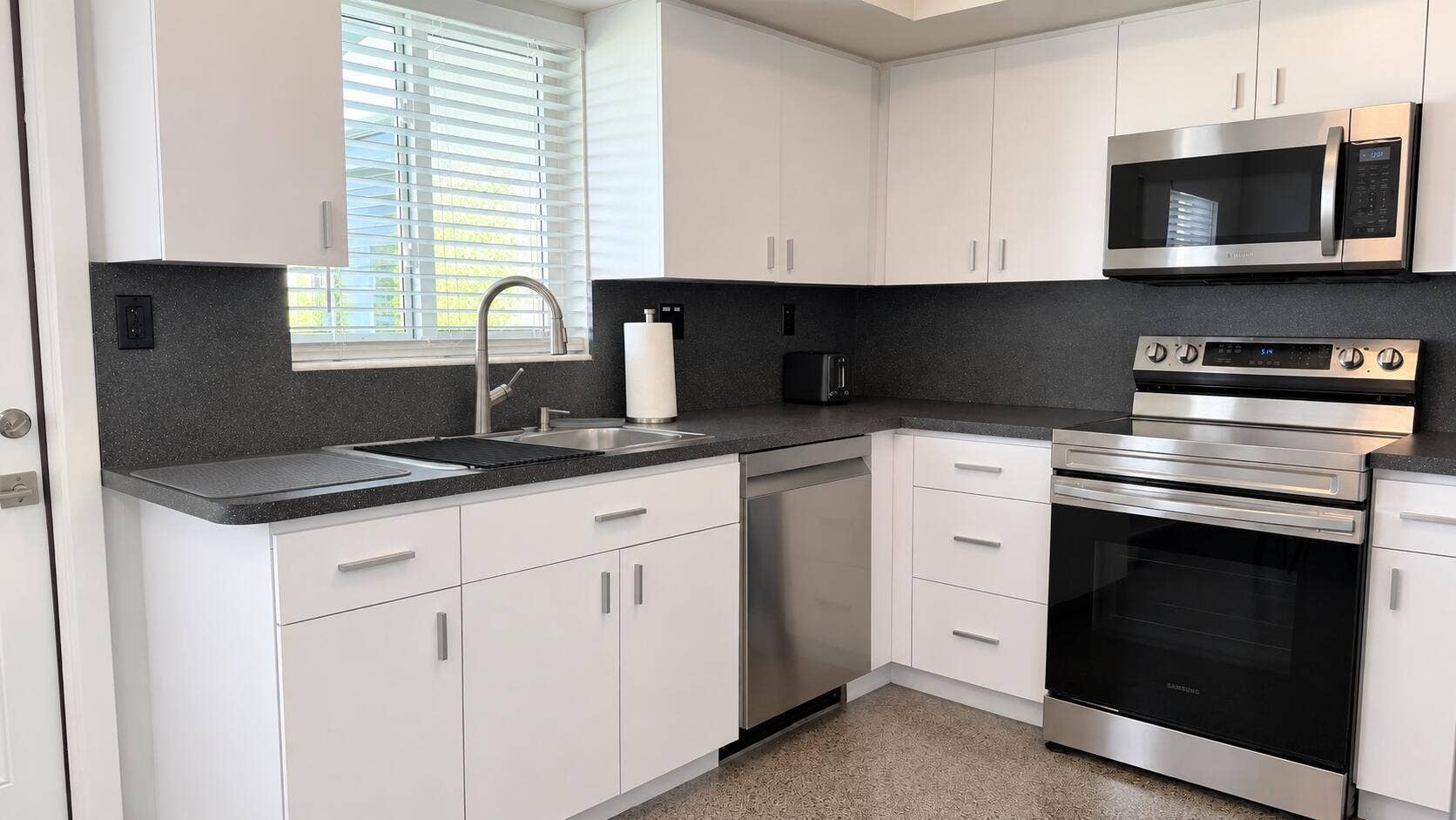 1261 SE 2ND Street, #1, Deerfield Beach, FL 33441 Modern Speckled Quartz Kitchen Interior