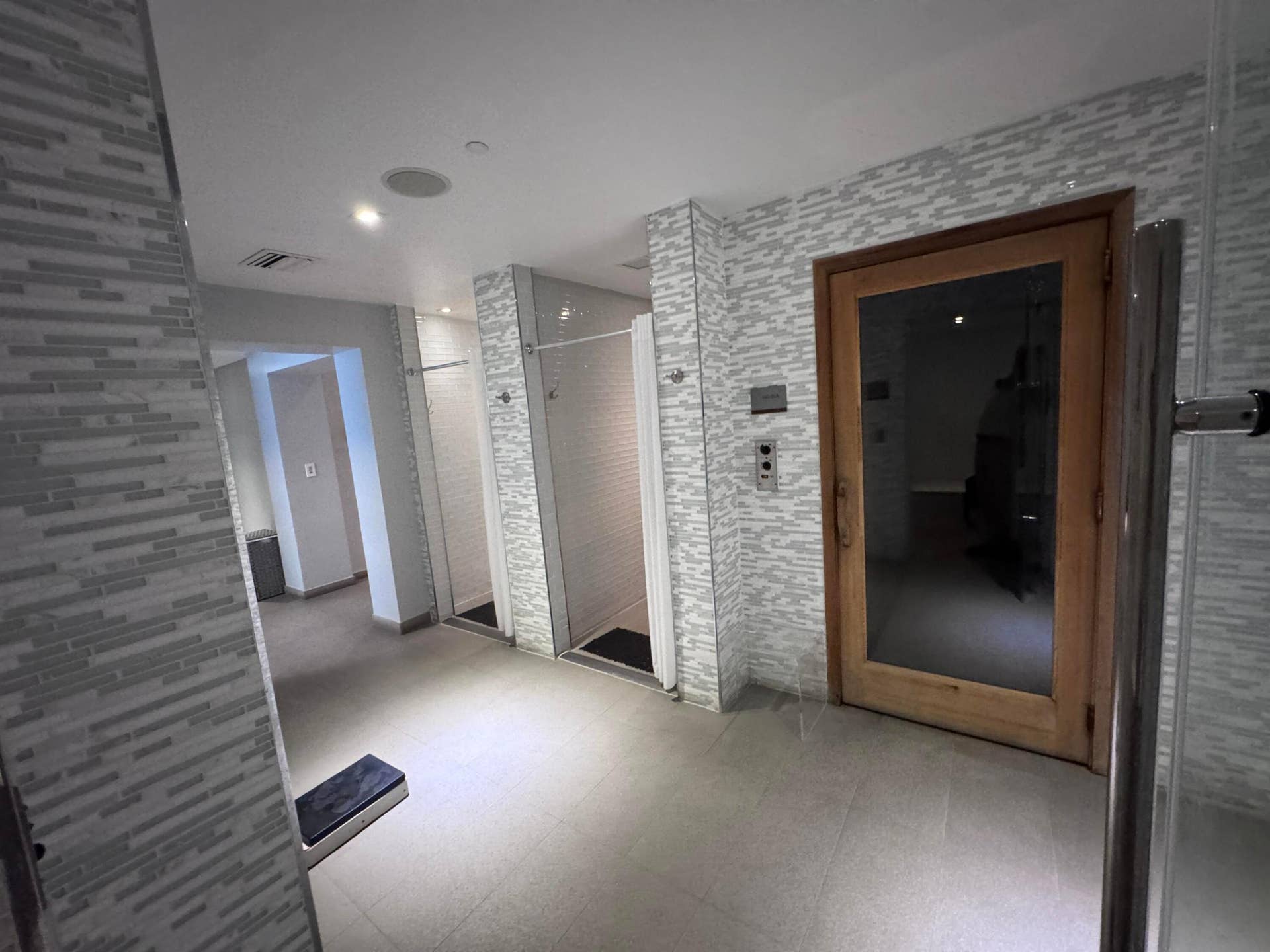 16001 COLLINS Avenue, #4002, Sunny Isles Beach, FL 33160 Dry Sauna available ...