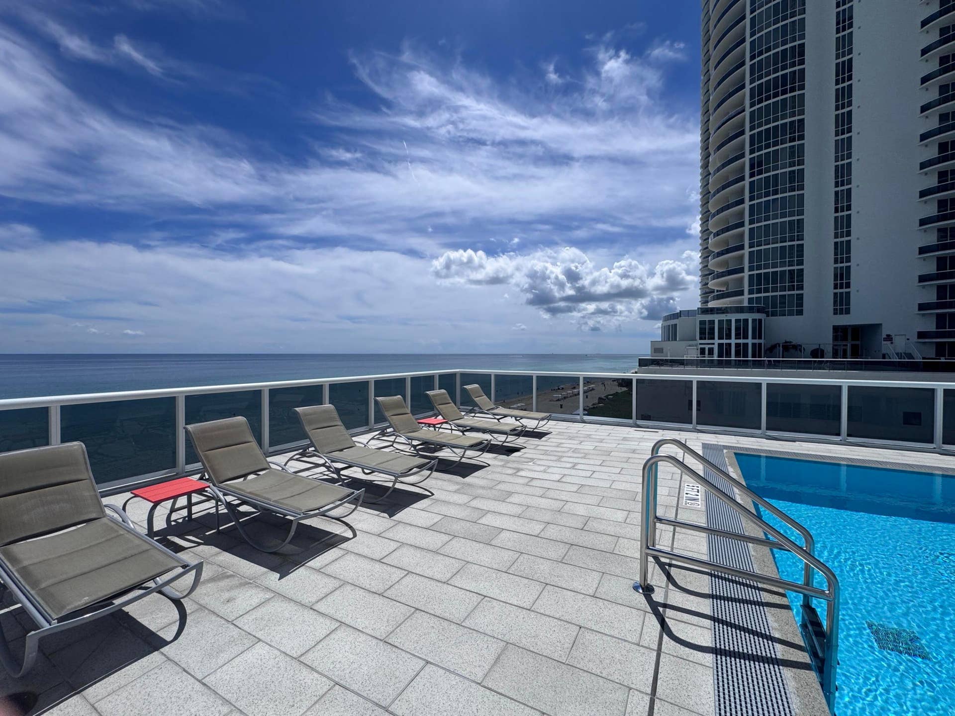16001 COLLINS Avenue, #4002, Sunny Isles Beach, FL 33160 Mezzanine Pool Deck ...