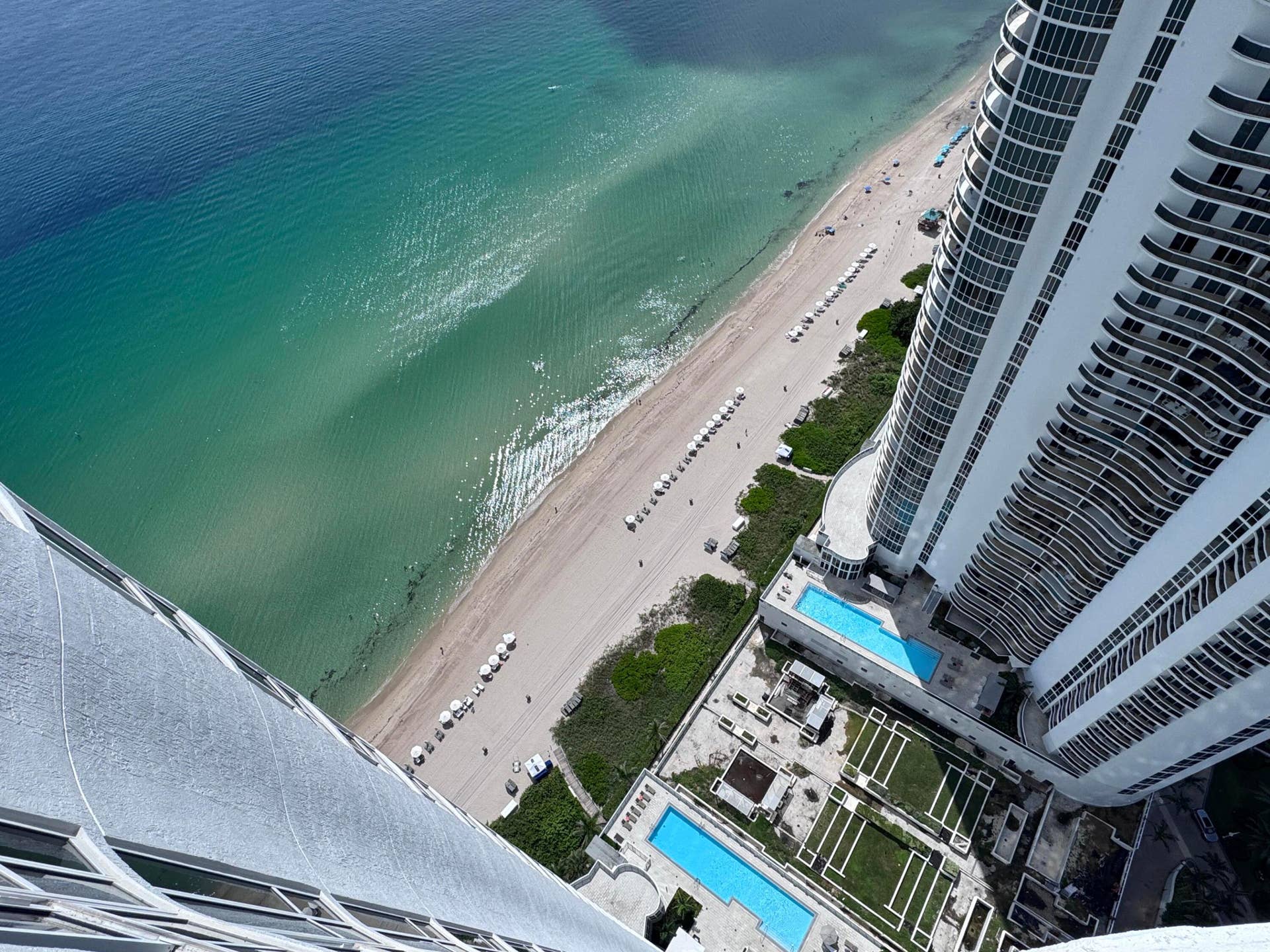 16001 COLLINS Avenue, #4002, Sunny Isles Beach, FL 33160 Lap swimming next to the beach