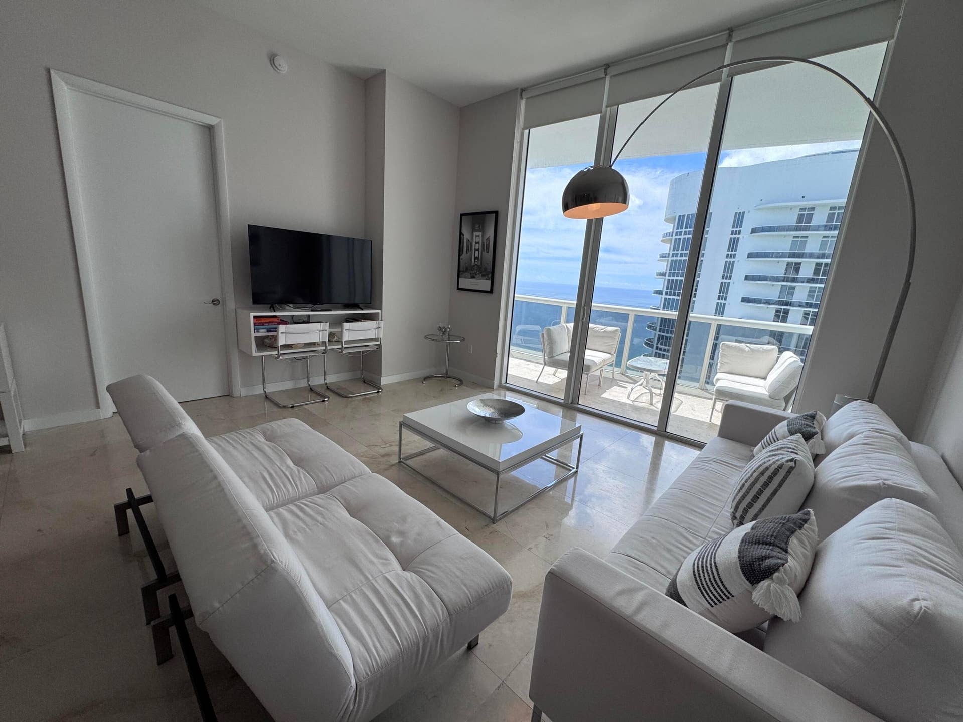 16001 COLLINS Avenue, #4002, Sunny Isles Beach, FL 33160 Comfort & Casual is key ...