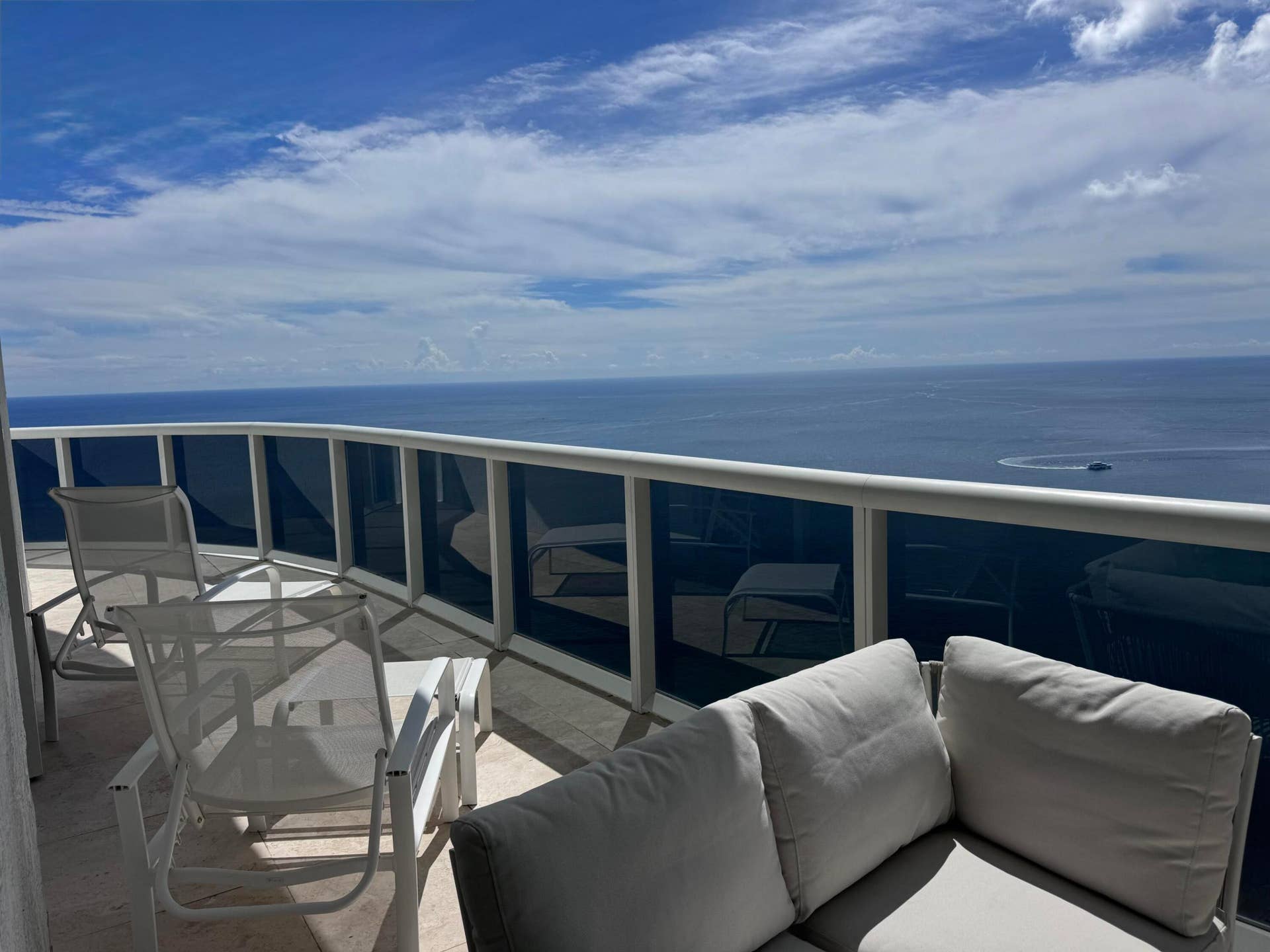 16001 COLLINS Avenue, #4002, Sunny Isles Beach, FL 33160 for great Sunrise shows ...