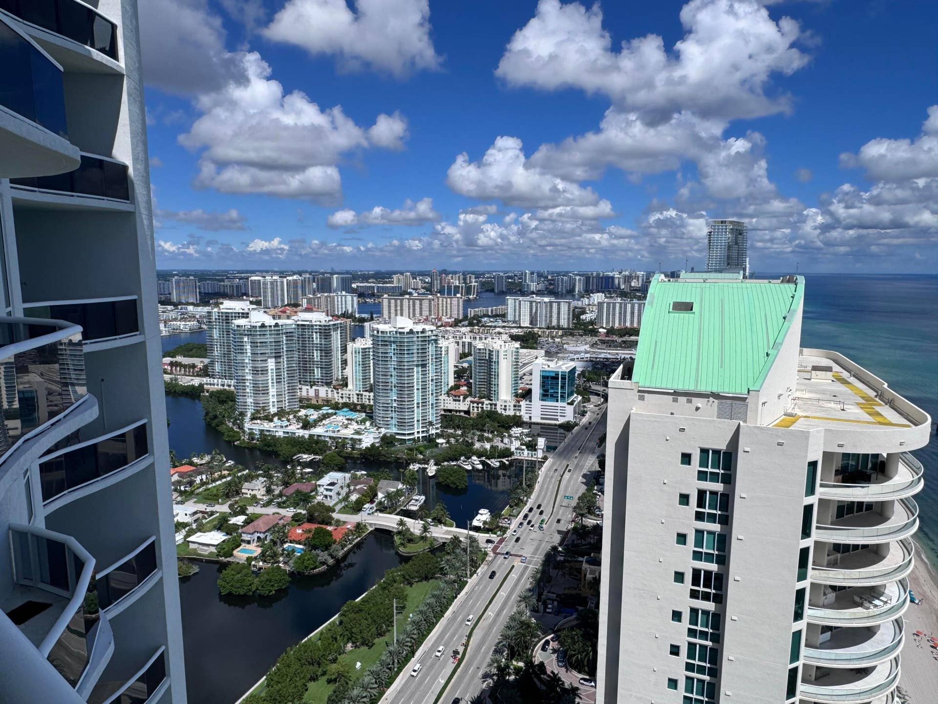 16001 COLLINS Avenue, #4002, Sunny Isles Beach, FL 33160 Space & views shared with 2nd bedroom.