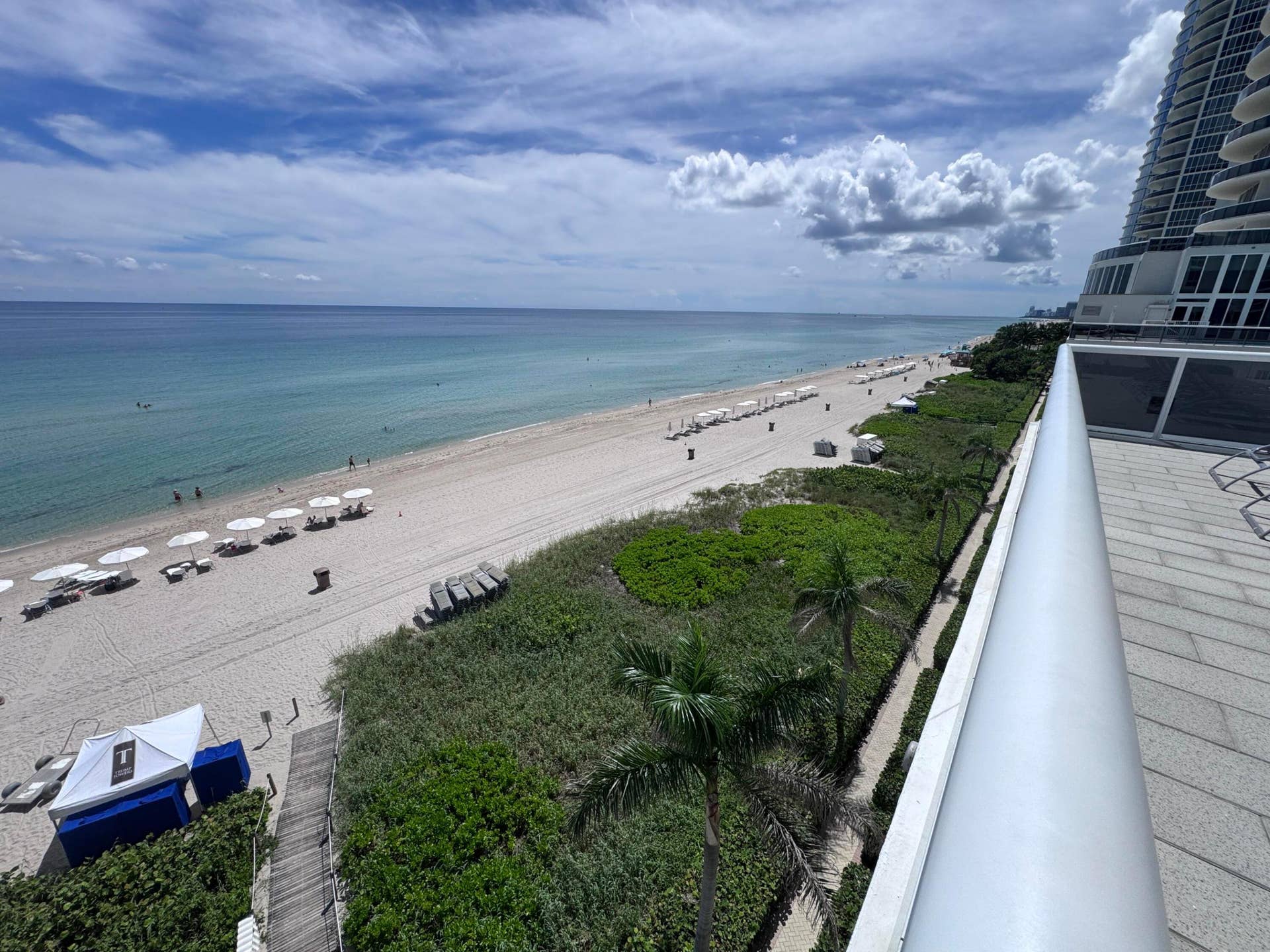 16001 COLLINS Avenue, #4002, Sunny Isles Beach, FL 33160 Beach view from the pool deck