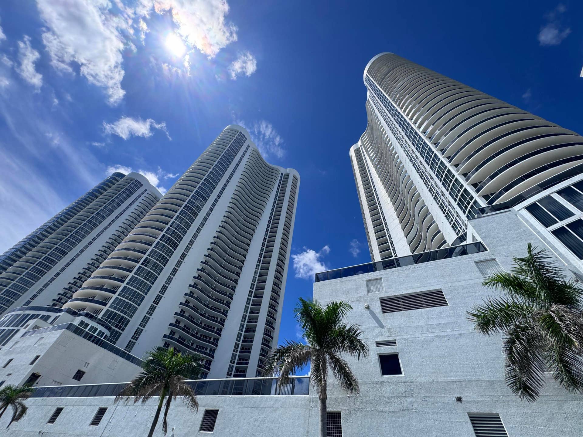 16001 COLLINS Avenue, #4002, Sunny Isles Beach, FL 33160 Cafe Restaurant in Tower 2.