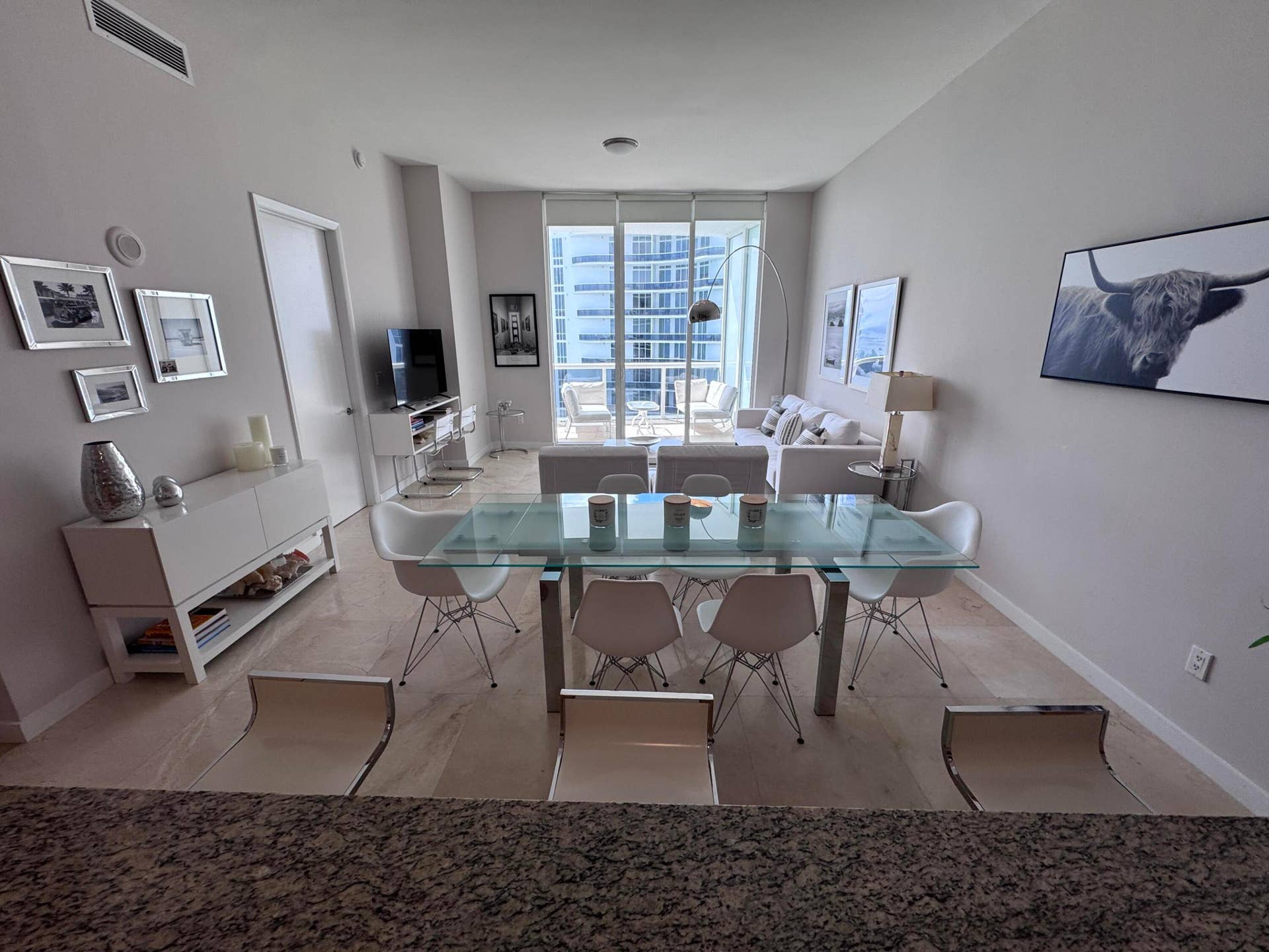 16001 COLLINS Avenue, #4002, Sunny Isles Beach, FL 33160 Well light & all-open space ...