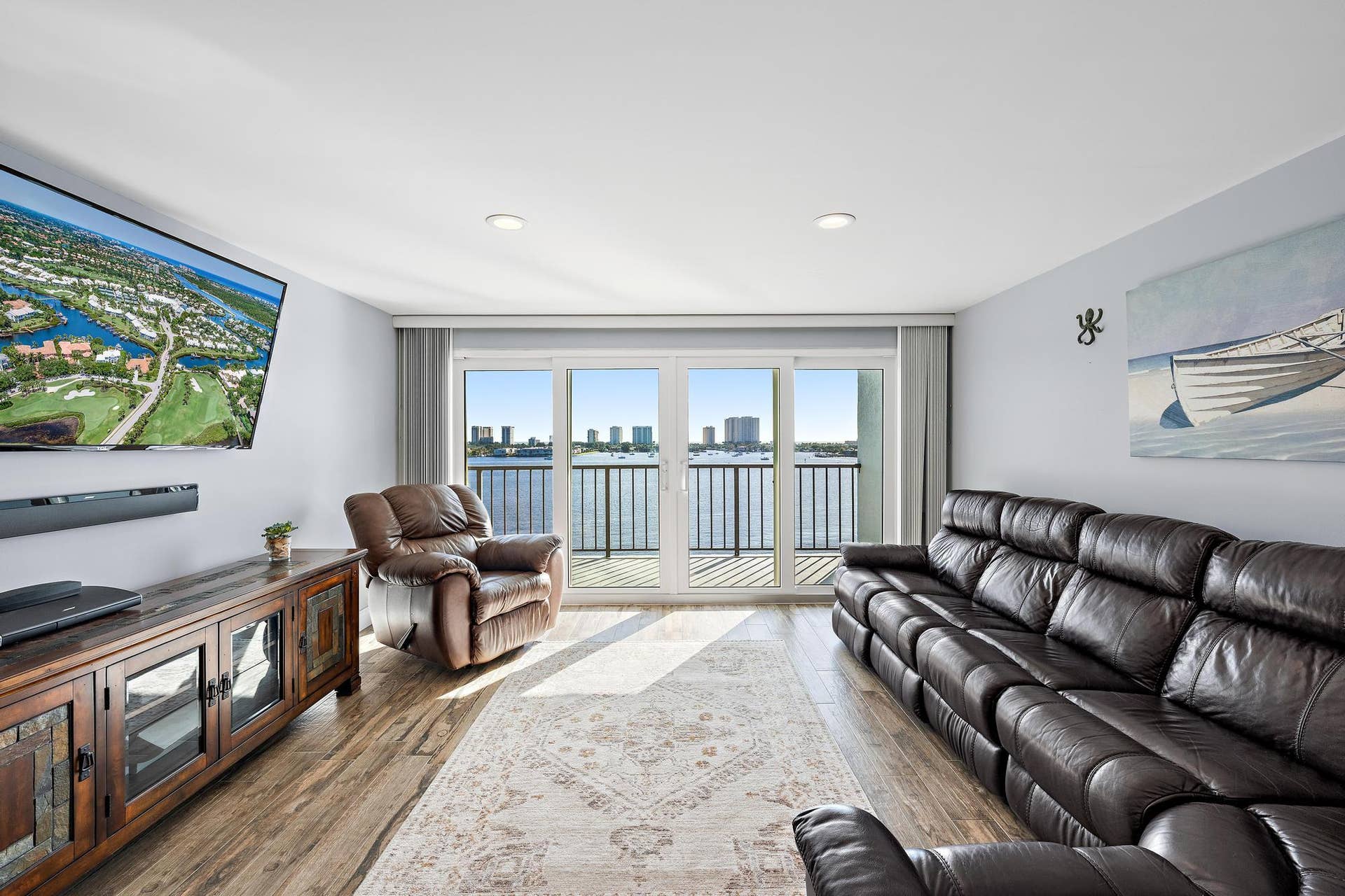 3040 Lake Shore Dr unit 903-7