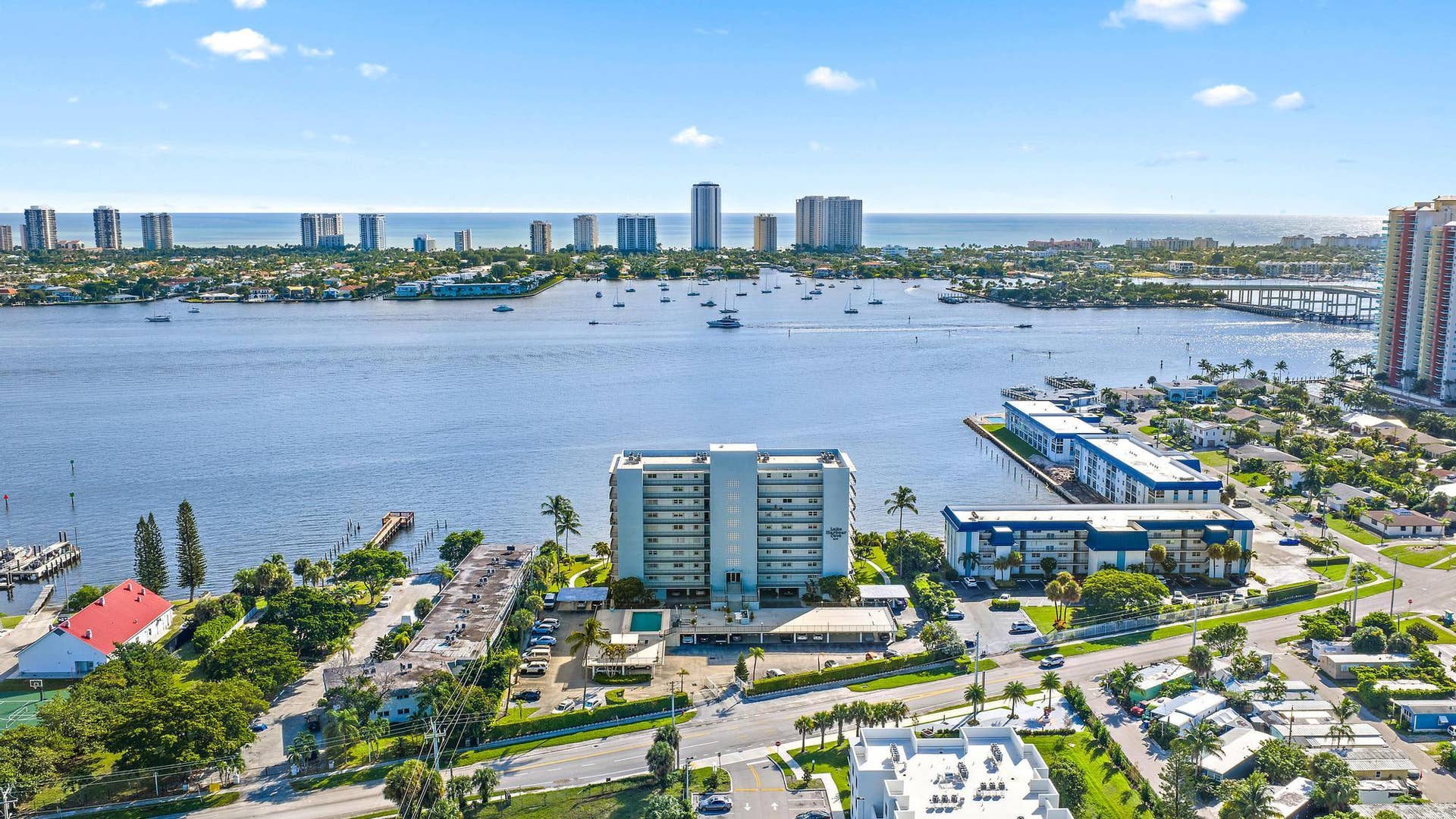 3040 Lake Shore Dr unit 903-28
