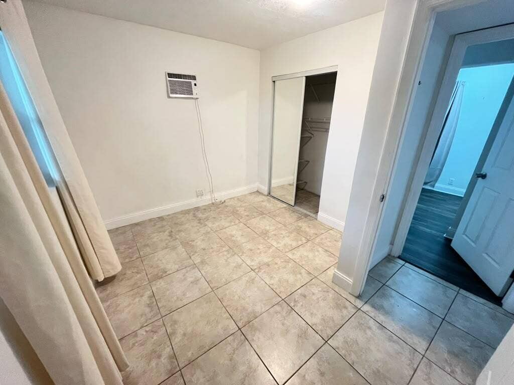 1302 S FEDERAL Highway, #2, Lake Worth Beach, FL 33460 WhatsApp Image 2026-10-24 at 20.30.08 (1