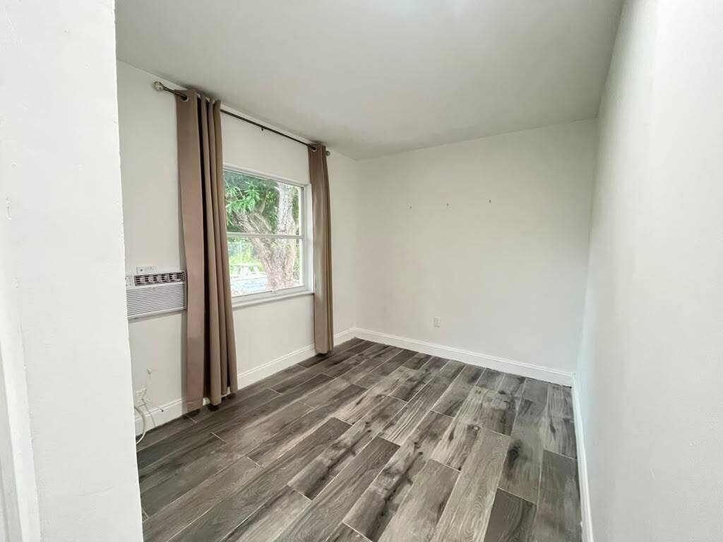 1302 S FEDERAL Highway, #2, Lake Worth Beach, FL 33460 WhatsApp Image 2026-10-24 at 20.30.08 (8