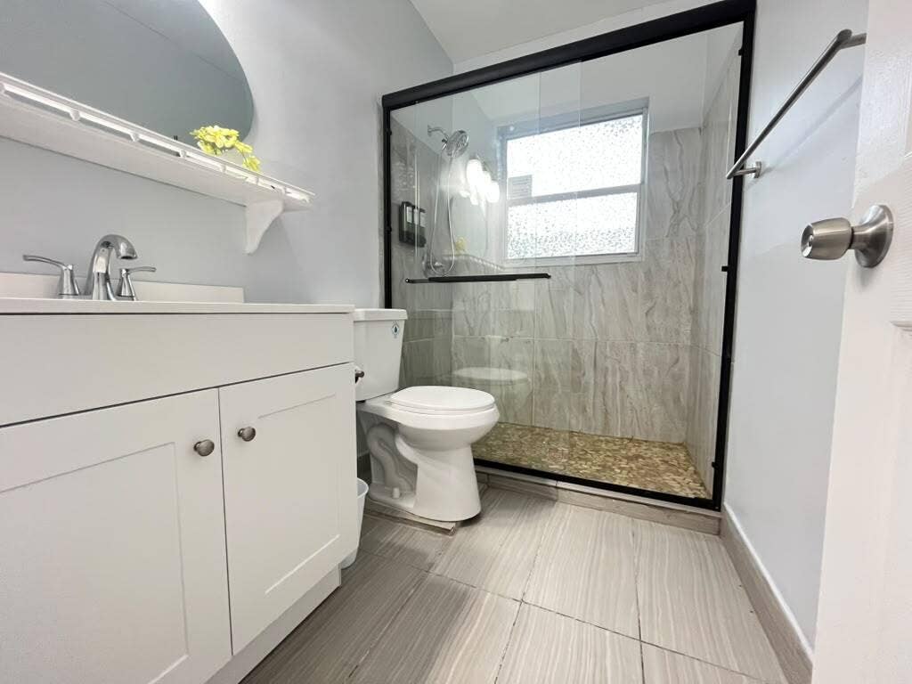 1302 S FEDERAL Highway, #2, Lake Worth Beach, FL 33460 WhatsApp Image 2026-10-24 at 20.30.08 (6